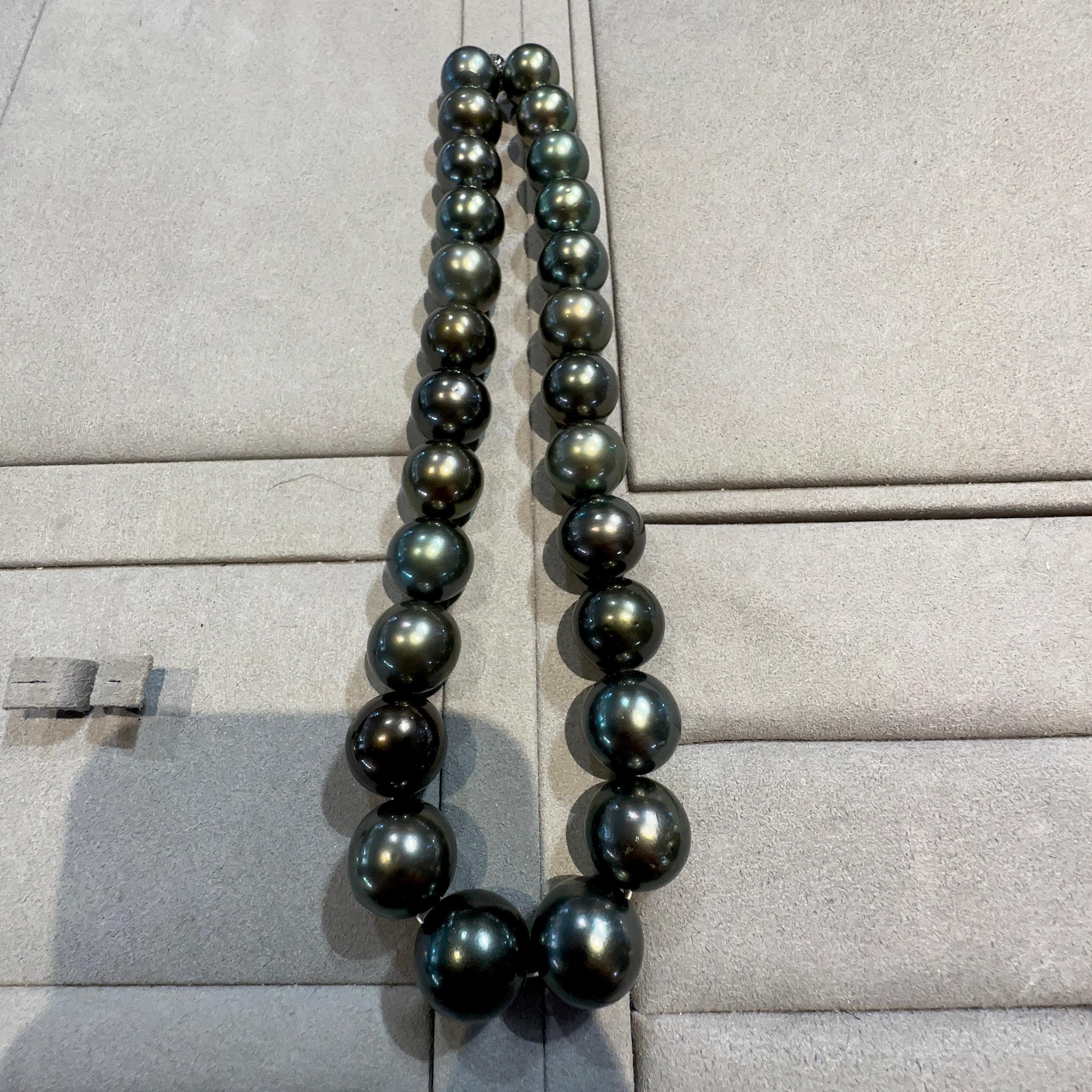 Bead Eostre Black Tahitian Pearl Strand Necklace with White Gold Clasp For Sale