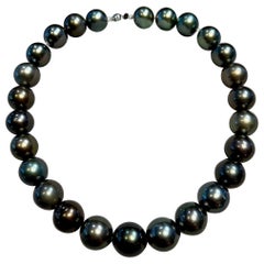 Eostre Collier de perles de Tahiti noires avec fermoir en or blanc