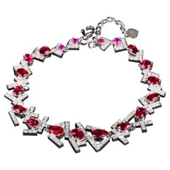 Eostre Armband aus Weißgold mit intensivem rotem Spinell und Diamanten