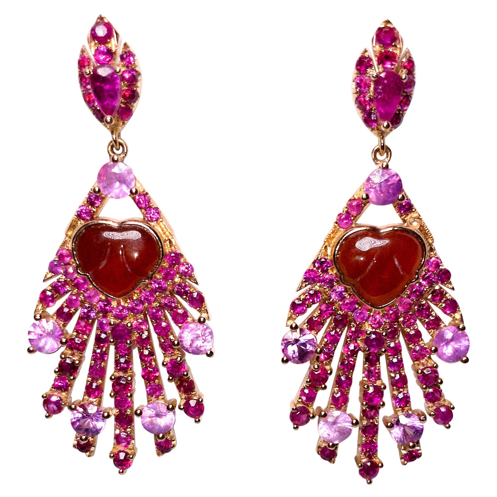 Eostre Ohrring aus rotem Jadeit Jade, Rubin und rosa Saphir aus 18 Karat Roségold im Angebot