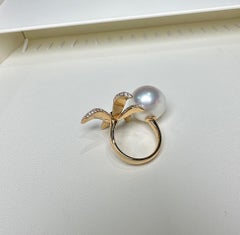 Eostre South Sea Pearl and Diamond Ring in yellow Gold