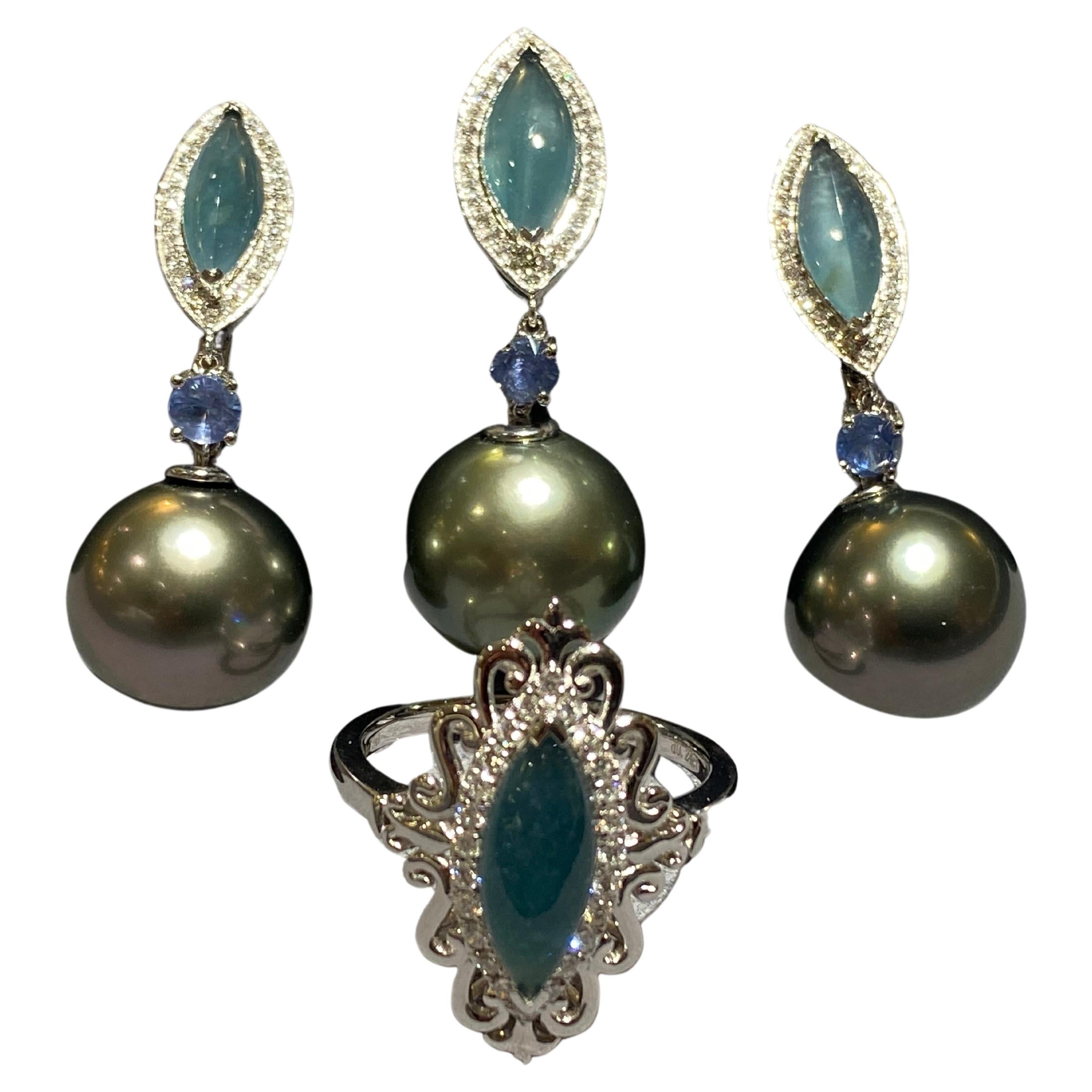 Bijoux en or 18 carats sertis de jadite bleue, de perles de Tahiti et de diamants de type Eostre