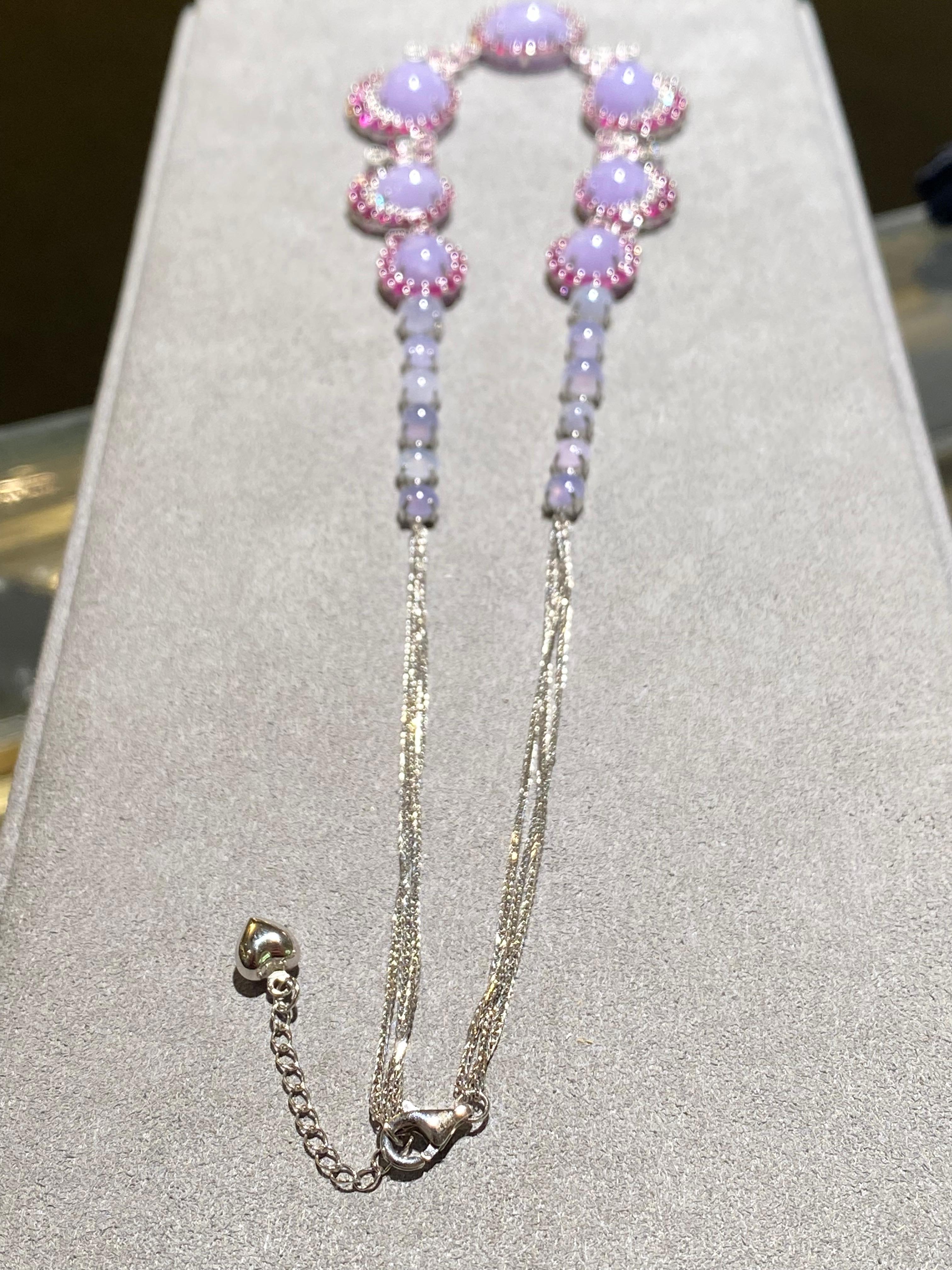 Collana Eostre Type A in giadeite lavanda, rubini e diamanti in oro bianco 18 carati In condizioni Nuovo in vendita a Melbourne, AU