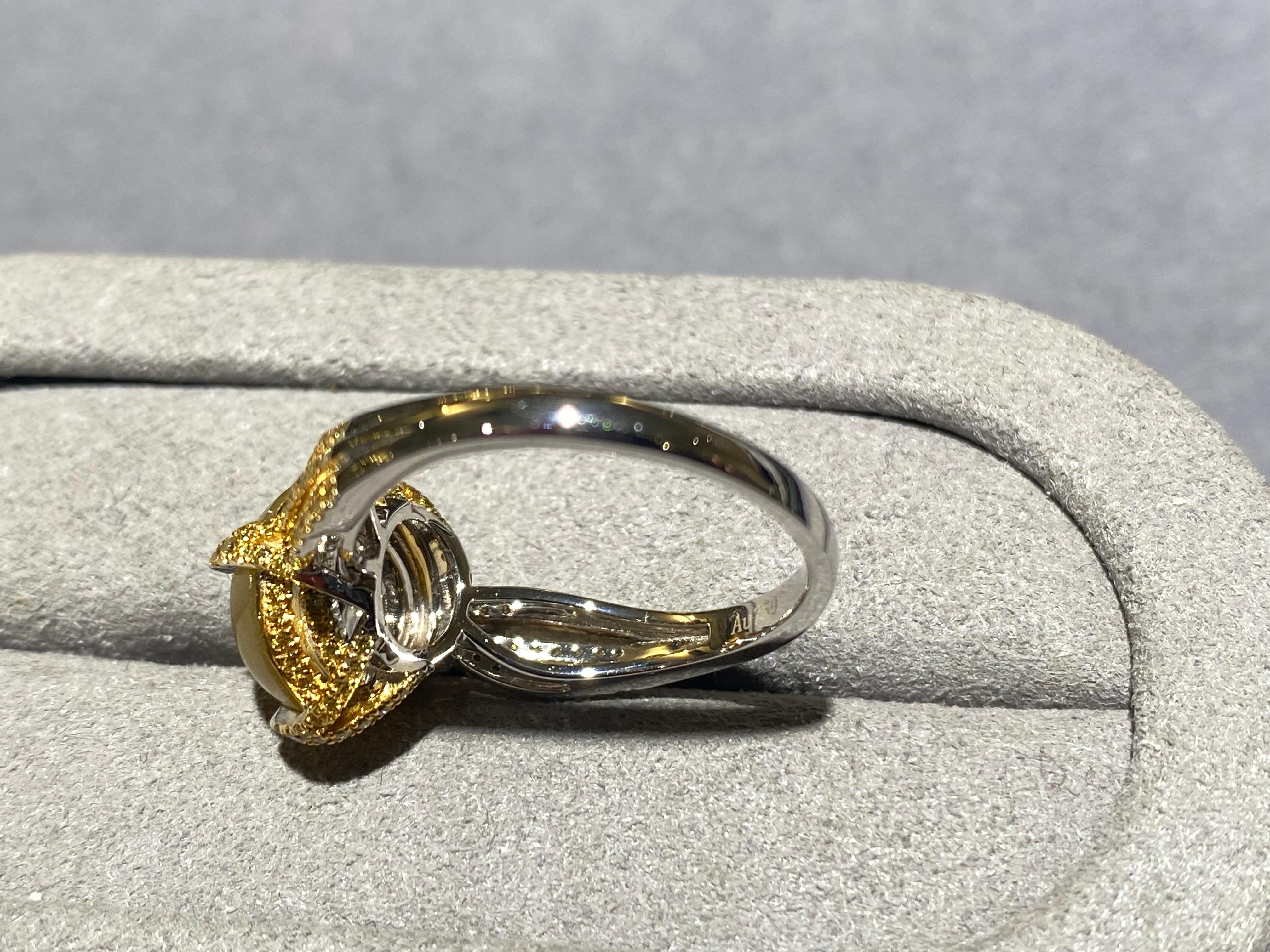 Bague en or blanc 18 carats avec jadite jaune et diamants de type Eostre Neuf - En vente à Melbourne, AU