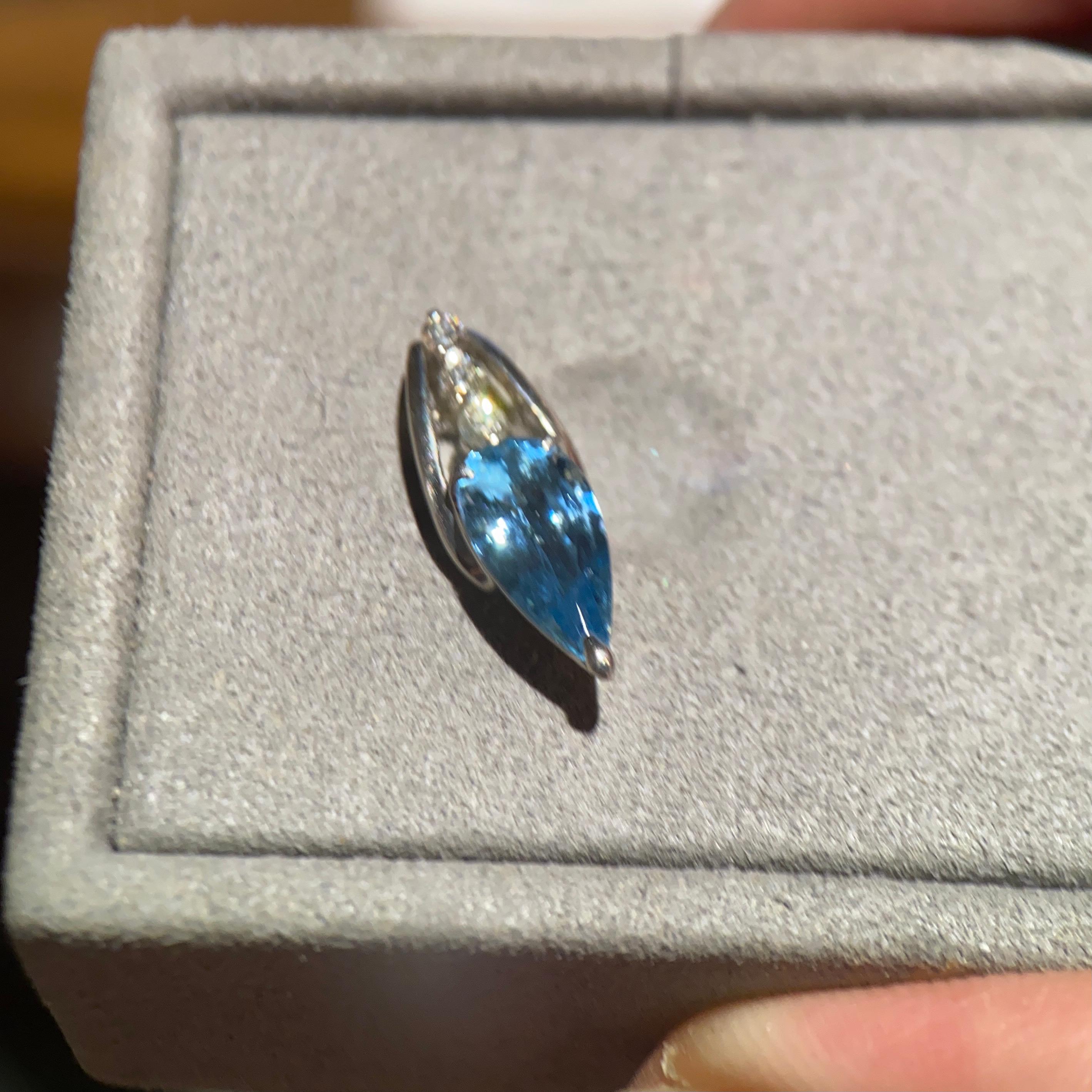 Eostre Vivid Blue Aquamarine and Diamond White Gold Pendant In New Condition For Sale In Melbourne, AU