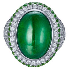 Eostre Ring aus 18 Karat Weißgold mit lebhaftem grünem Smaragd, Tsavorit und Diamant