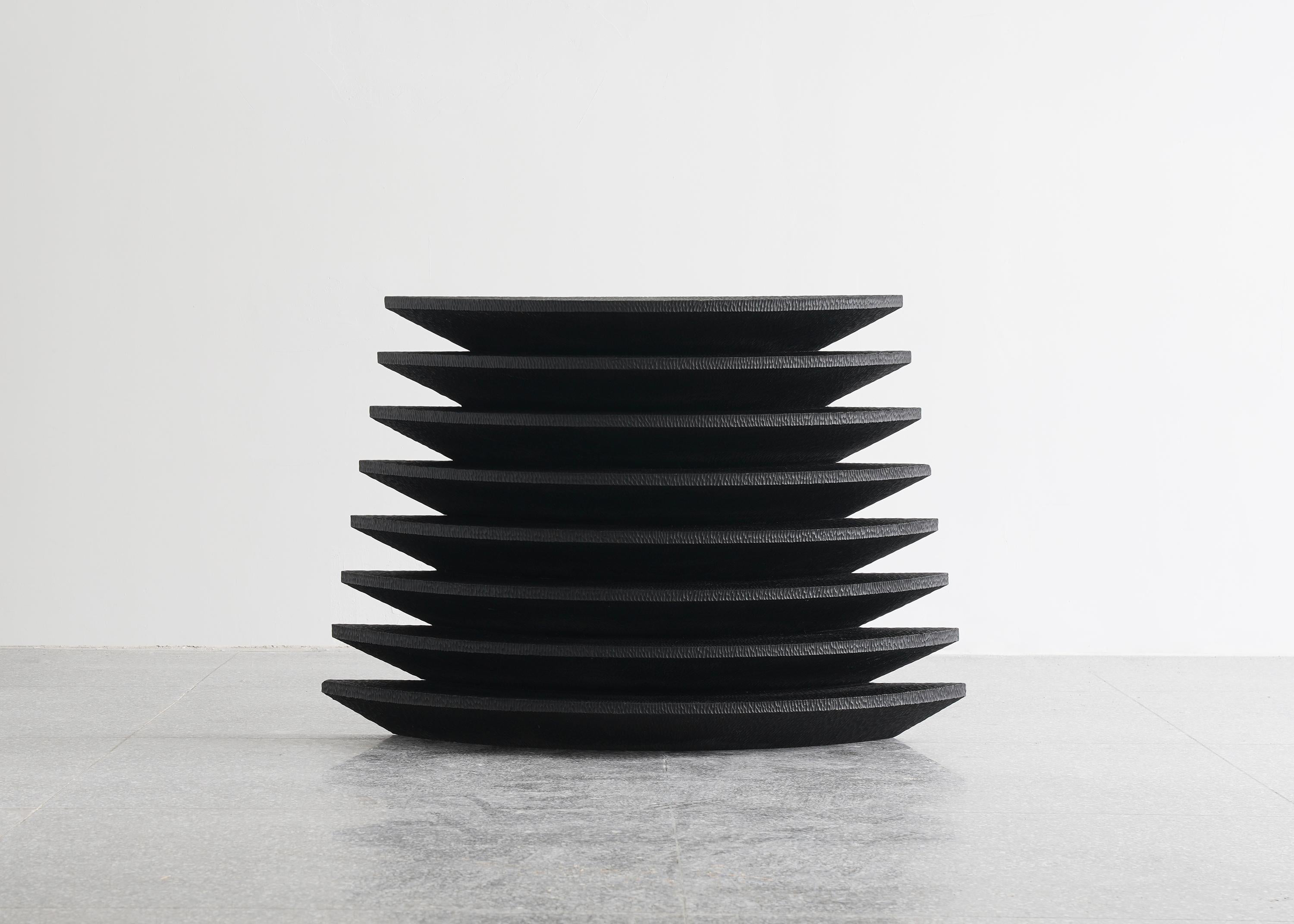 Table console Epang 01 par Sing Chan 
Dimensions : L 120 x D 39,5 x H 80 cm
MATERIAL : Sculpture manuelle, teck, peinture noire, cirage.

Sing Chan ( chinois : 陈星宇/Xingyu Chen), le fondateur de SINGCHAN DESIGN, est né en 1990, et a été diplômé du