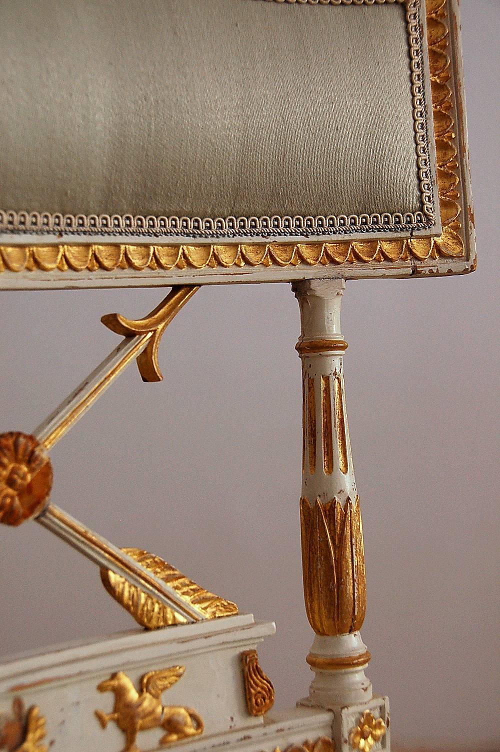 Ephraim Ståhl:: Chaises de la fin de l'époque gustavienne et du début de l'Empire:: paire:: circa 1800 11