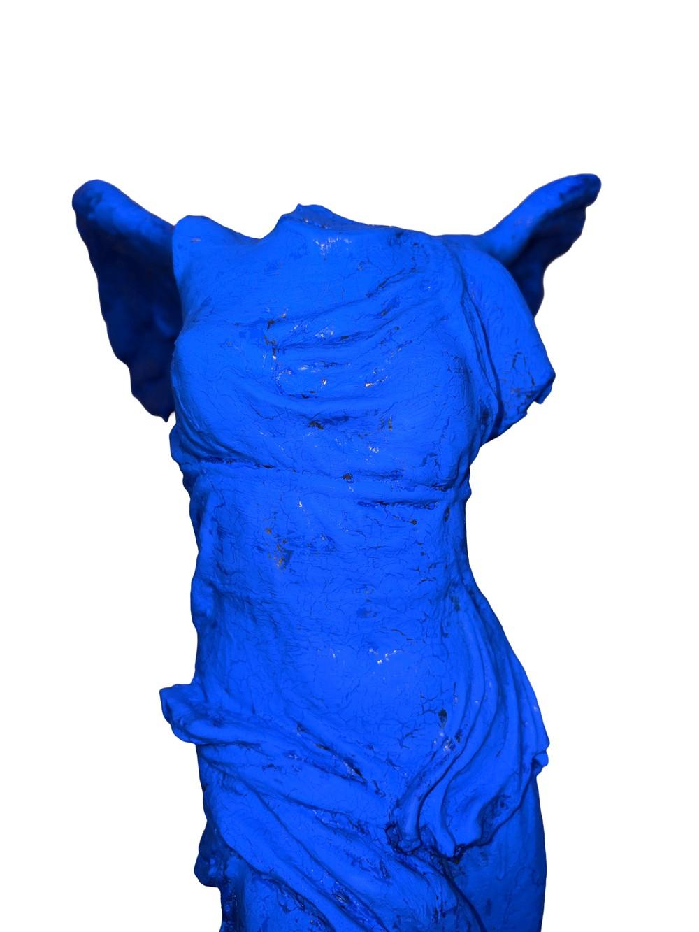 Epi, DeKlein: 24k Gold Samothrace, Yves Klein IKB Angel Sculpture, 2025 - Blue Figurative Sculpture by Epi 