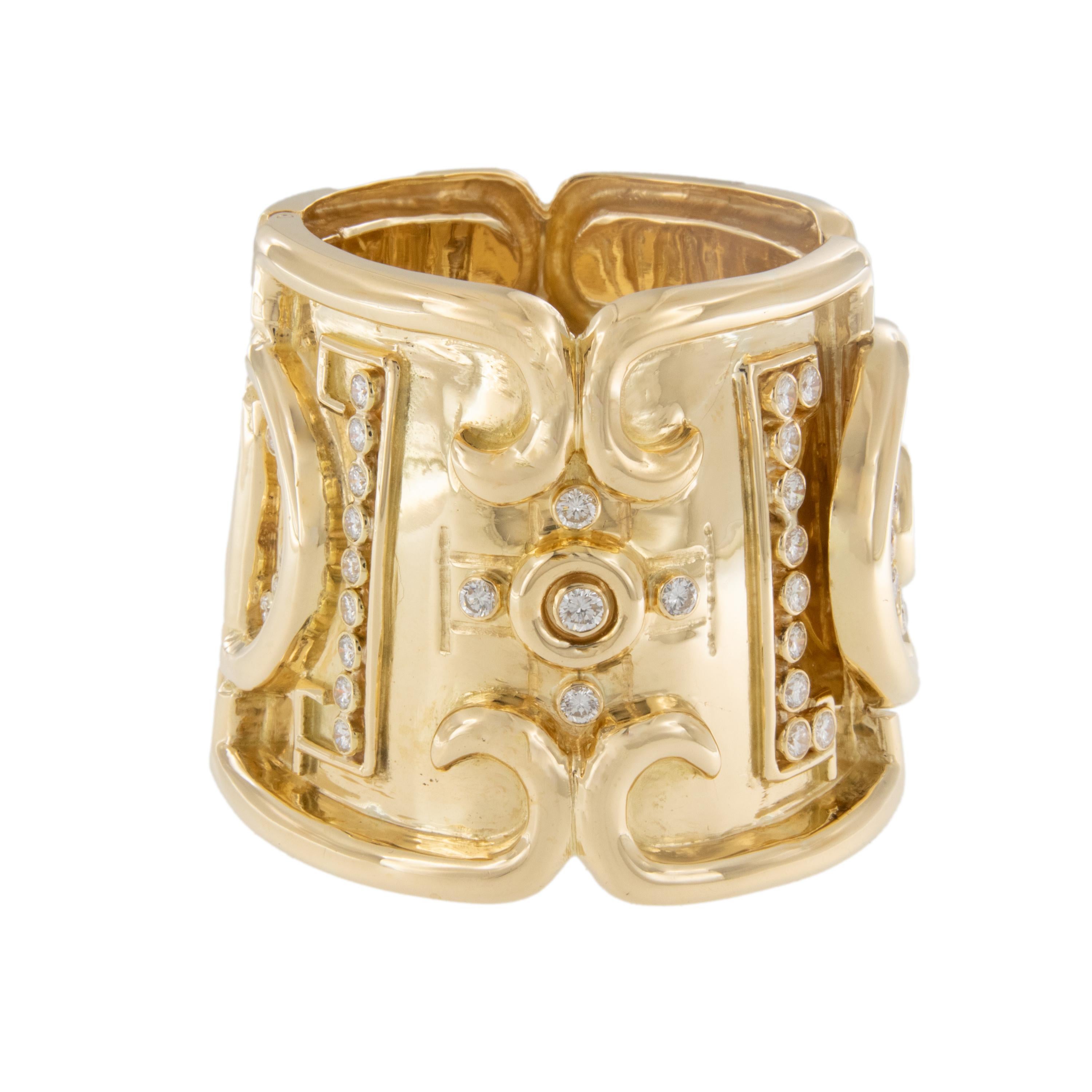 ¡Épico! ¡241 Gramos de 18 Kilates! Brazalete ancho con diamantes de 9,50 qt by Emis Beros Contemporáneo en venta