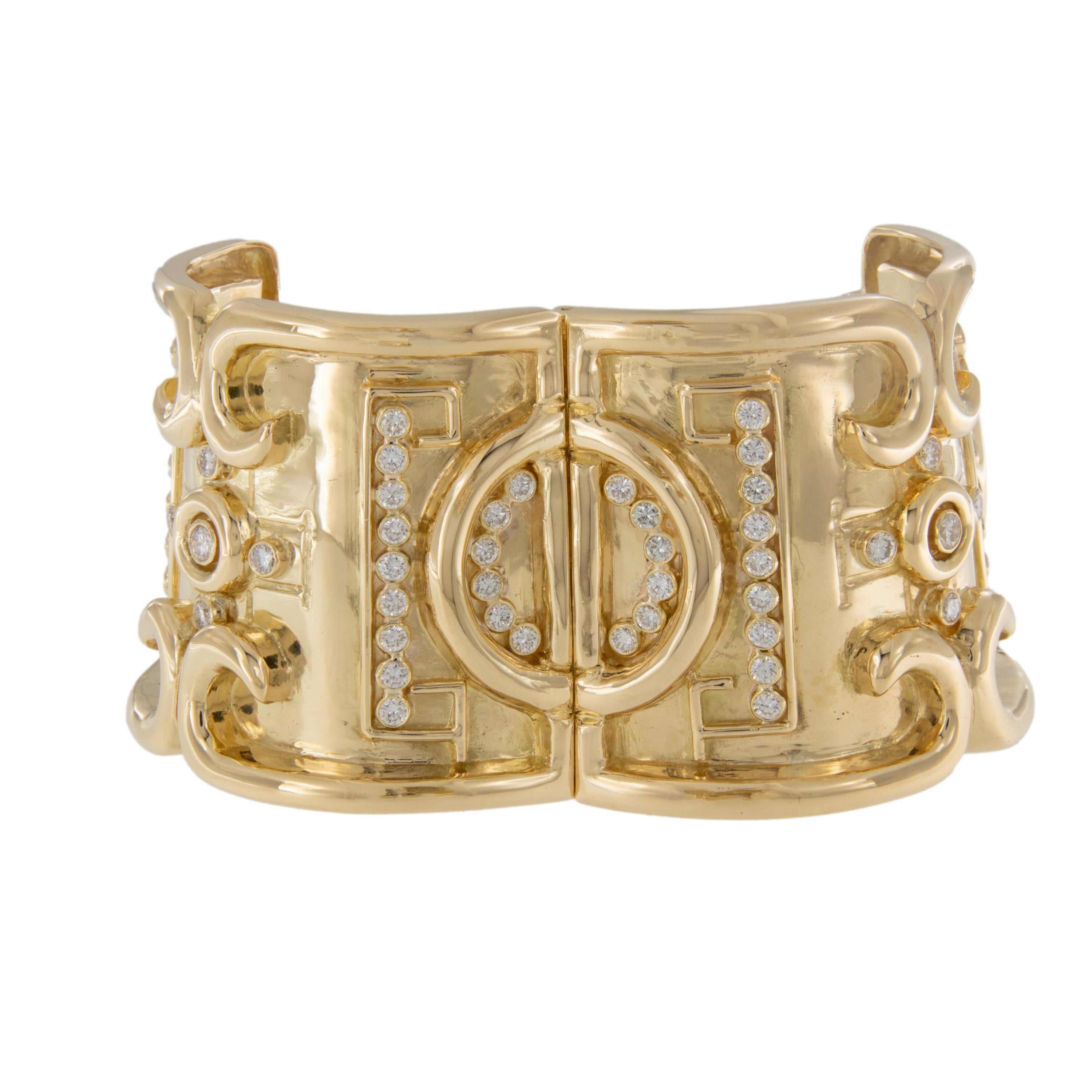 ¡Épico! ¡241 Gramos de 18 Kilates! Brazalete ancho con diamantes de 9,50 qt by Emis Beros Corte redondo en venta