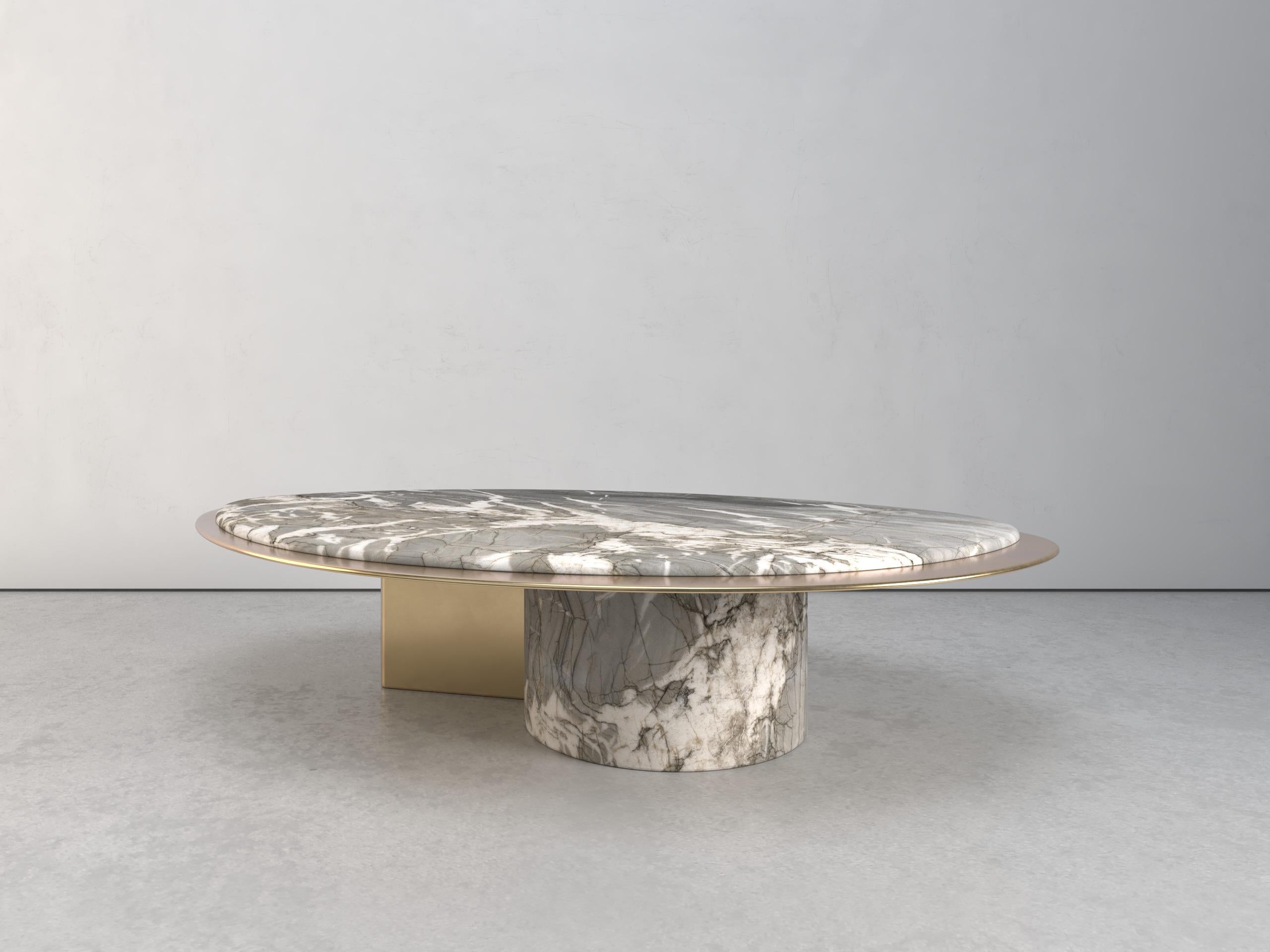 Epicure VIII Table basse en quartzite et laiton en édition limitée par Grzegorz Majka
Edition limitée à 8 pièces. 
Dimensions : D 107 x L 163 x H 33 cm.
Matériaux :  Quartzite Venom et laiton massif.

Le luxe ne suit pas toujours les schémas