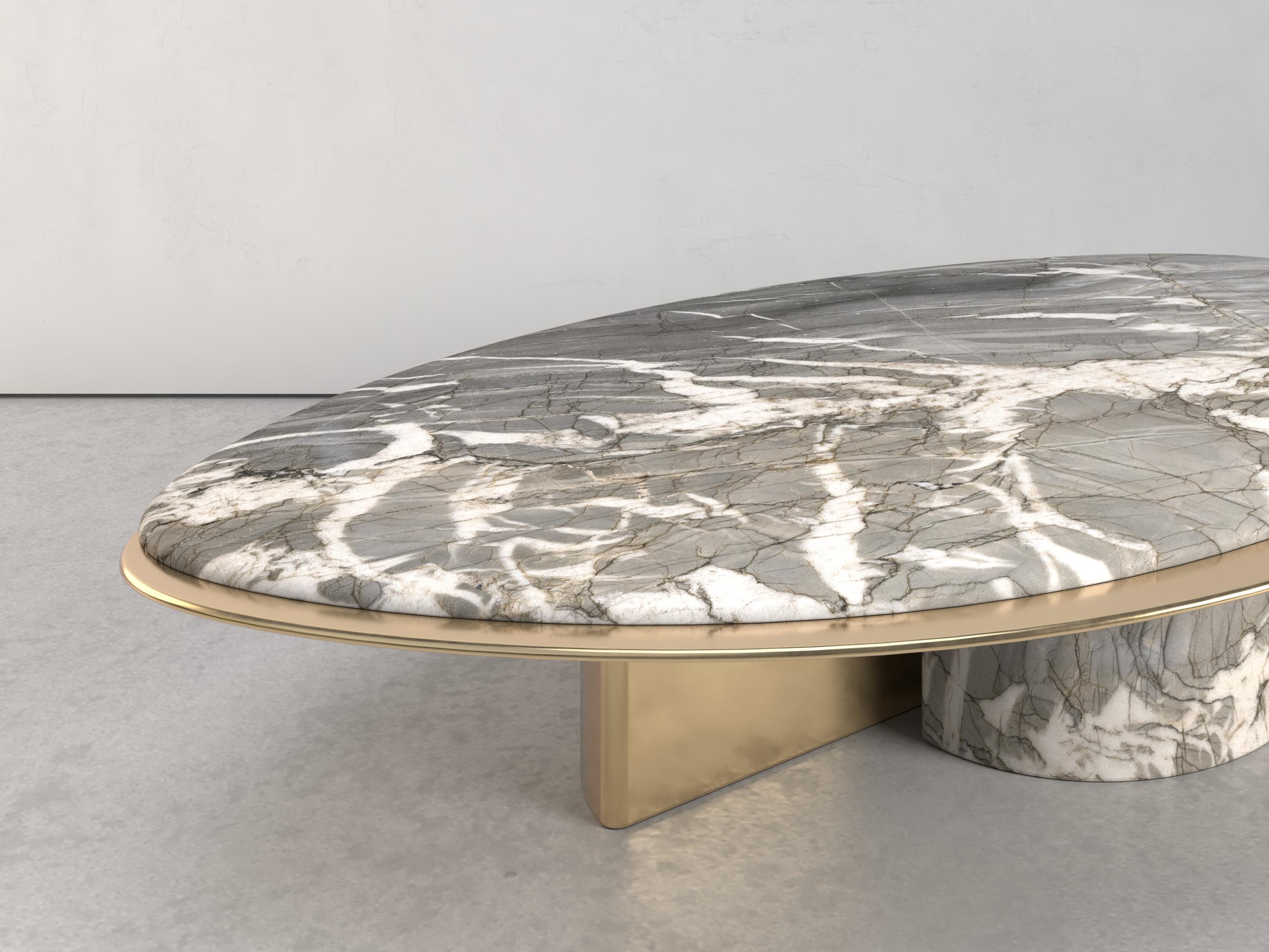 Postmoderne Table basse Epicure VIII en quartzite et laiton en édition limitée de Grzegorz Majka en vente