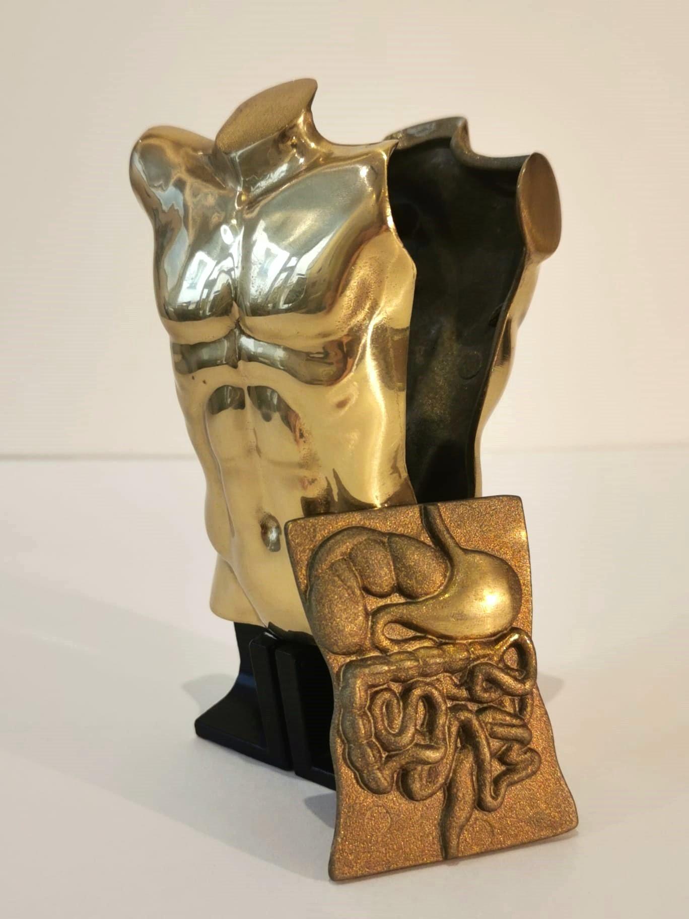 Gilded bronze
Signed and numbered in relief.
Edition : /9500
Editor : Artcurial

One of Berrocal's most emblematic sculptures, made up of 24 removable elements in nickel-plated metal. His work, which is intended to be participatory, has the original