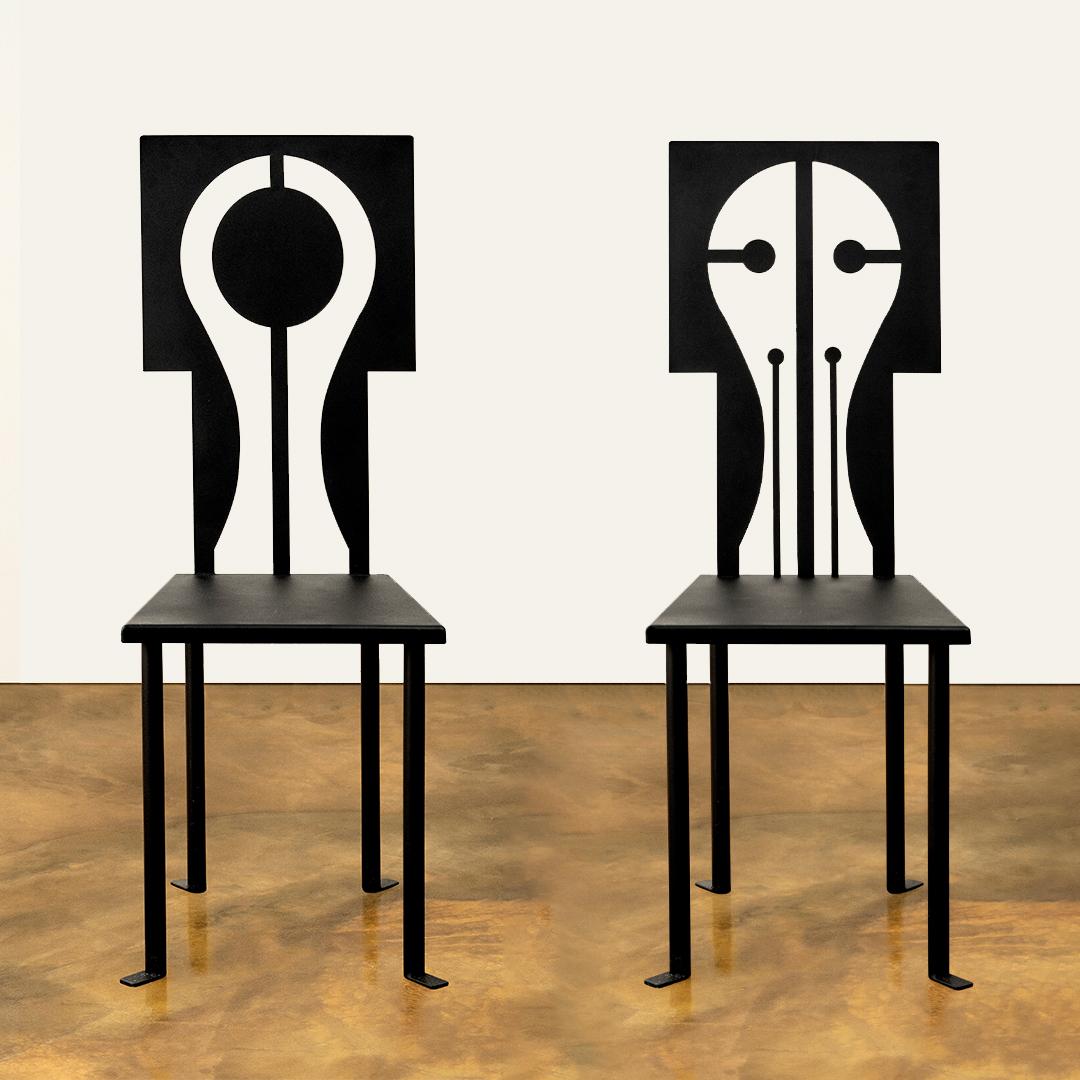 Animate Objects Epona Eisen-Beistellstuhl mit schwarzem Pulvermantel (Türkisch) im Angebot