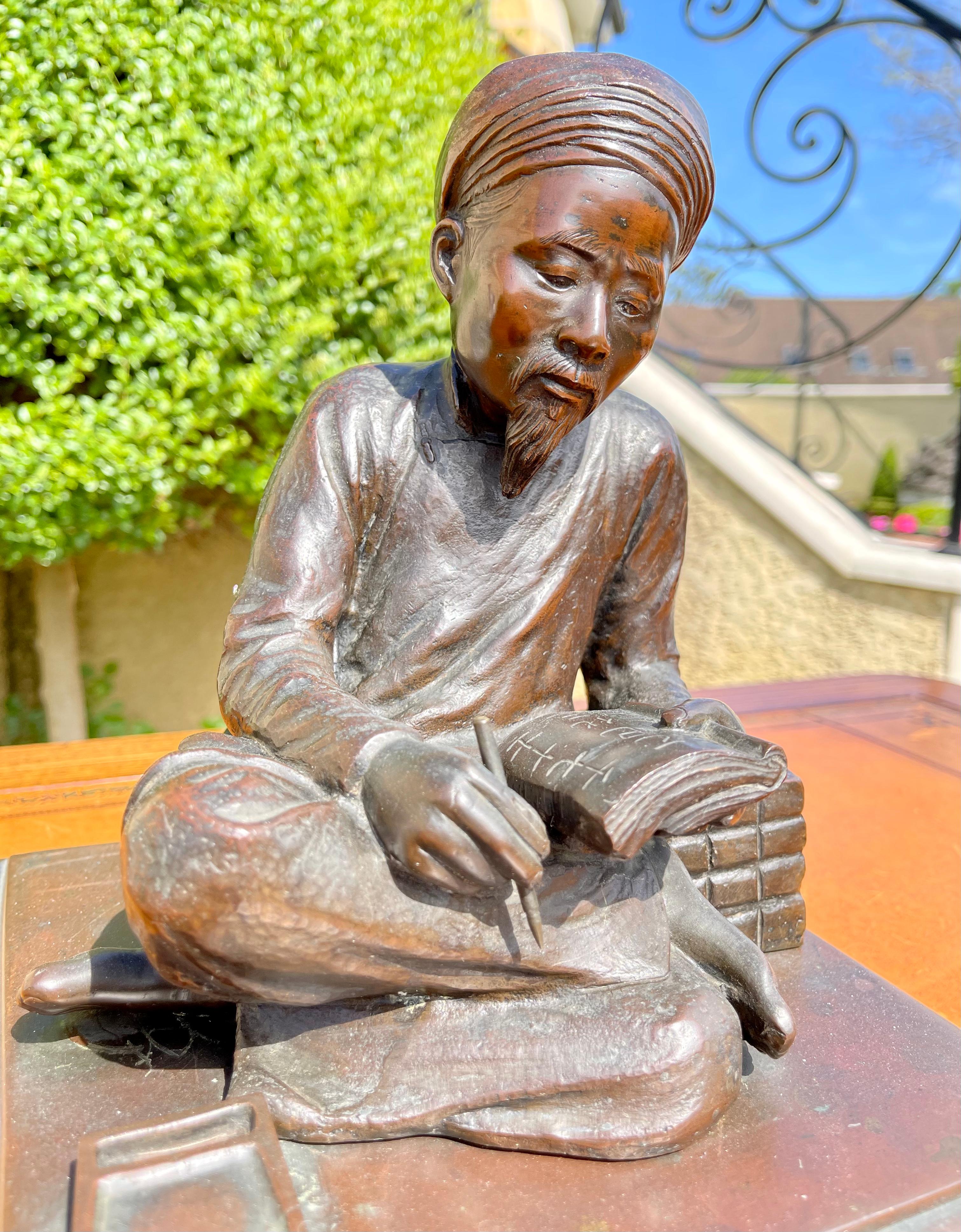 Meiji Period, Bronze, 'Literate Writing', 19th Century In Good Condition For Sale In Beaune, FR