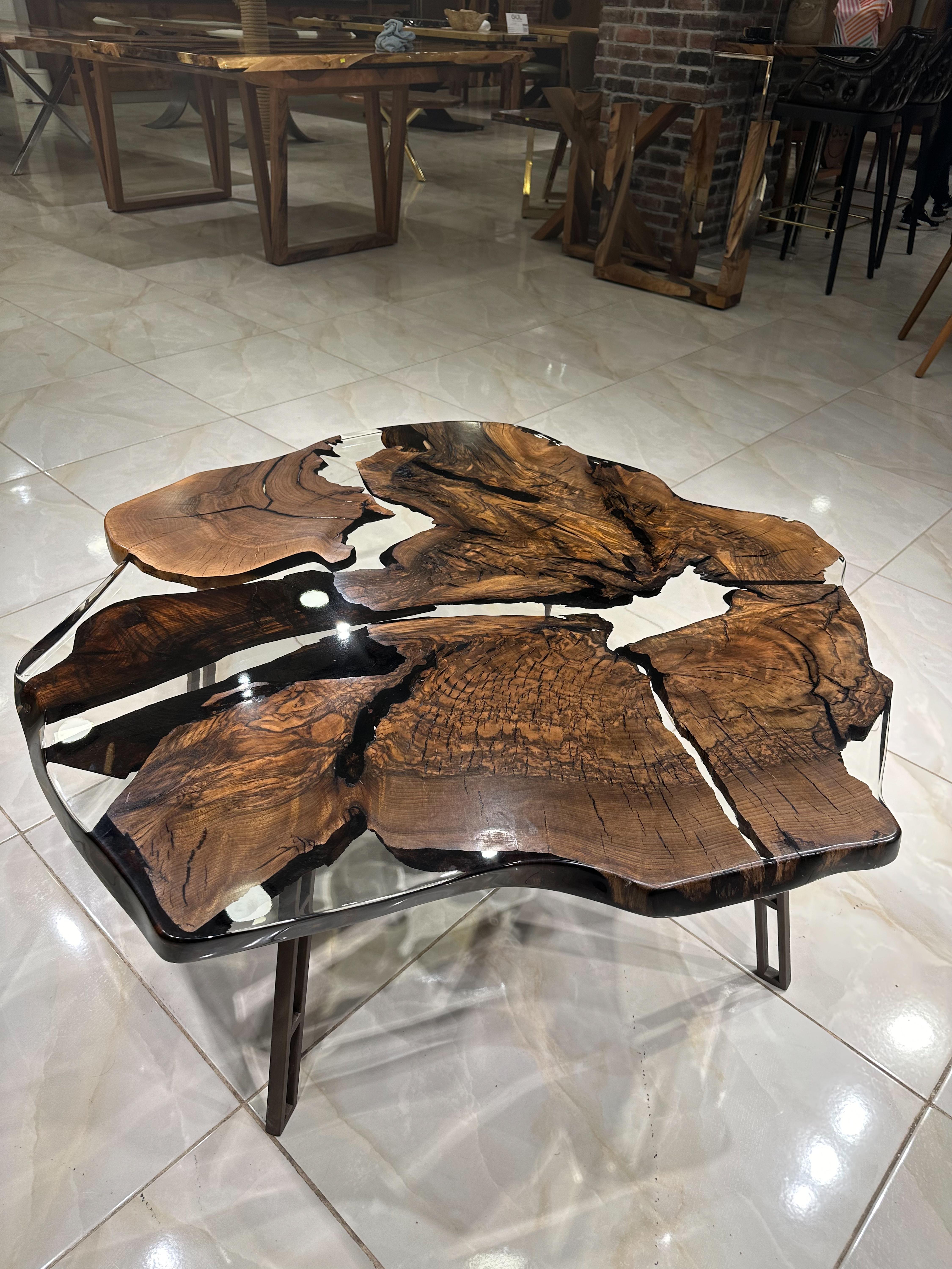 Intagliato Tavolino da caffè in resina epossidica - Tavolino moderno per il soggiorno - Tavolino laterale in vendita