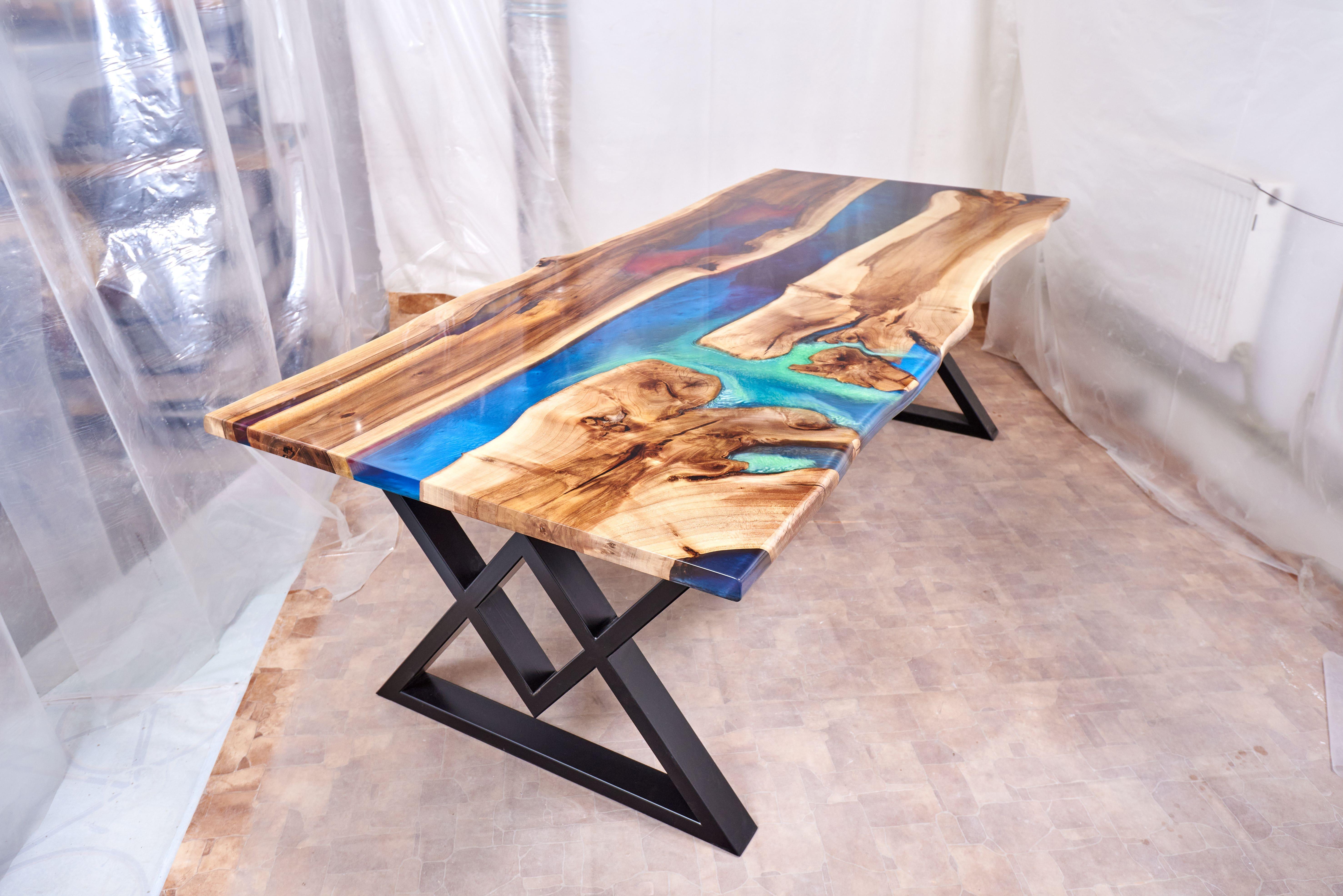 Epoxy Resin Dinning Table Modern Wooden Dinning Table Luxury Handmade Table  For Sale 3