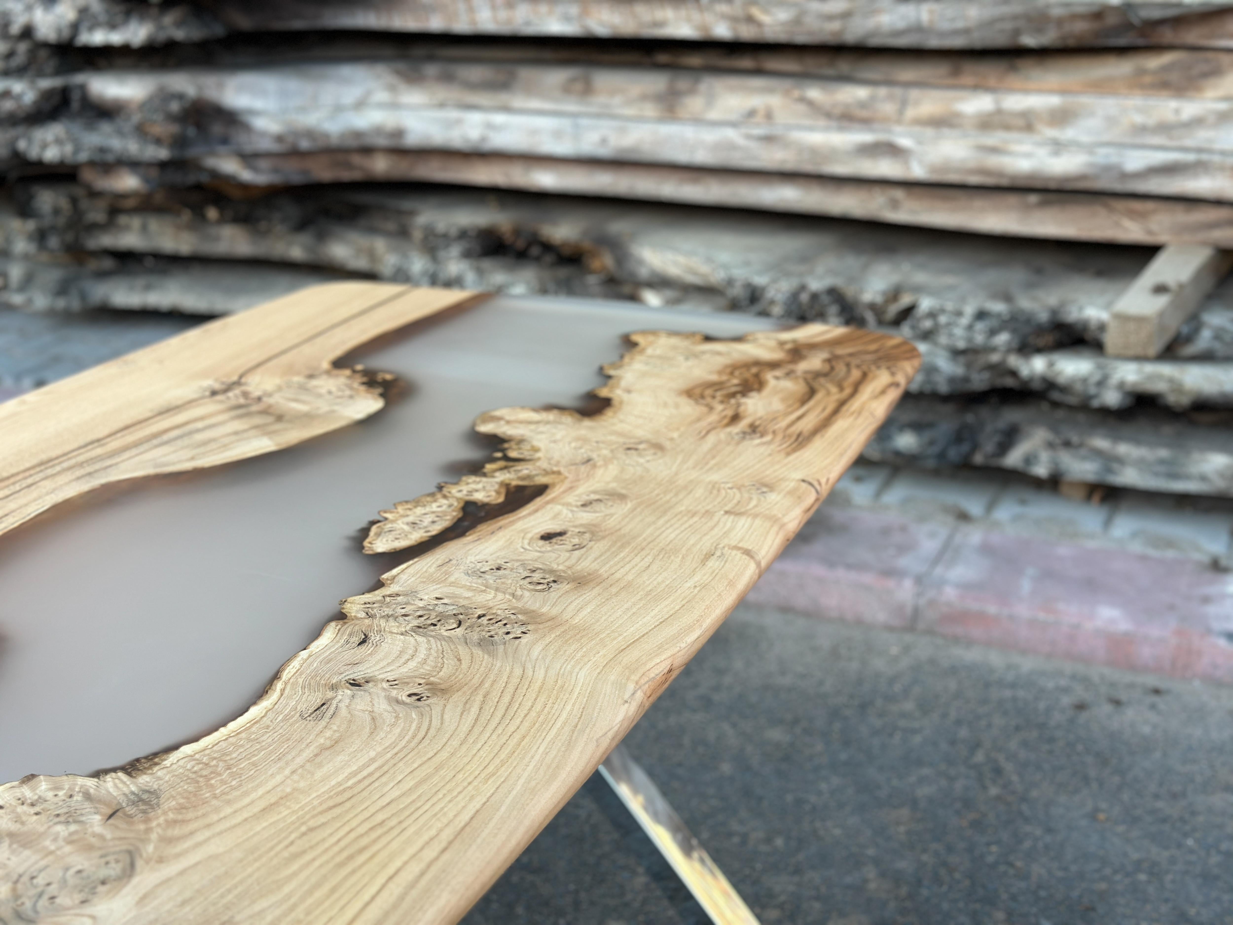 XXIe siècle et contemporain Table en bois époxy - Table moderne sur mesure en résine à bord vif - Table de cuisine sur mesure en vente