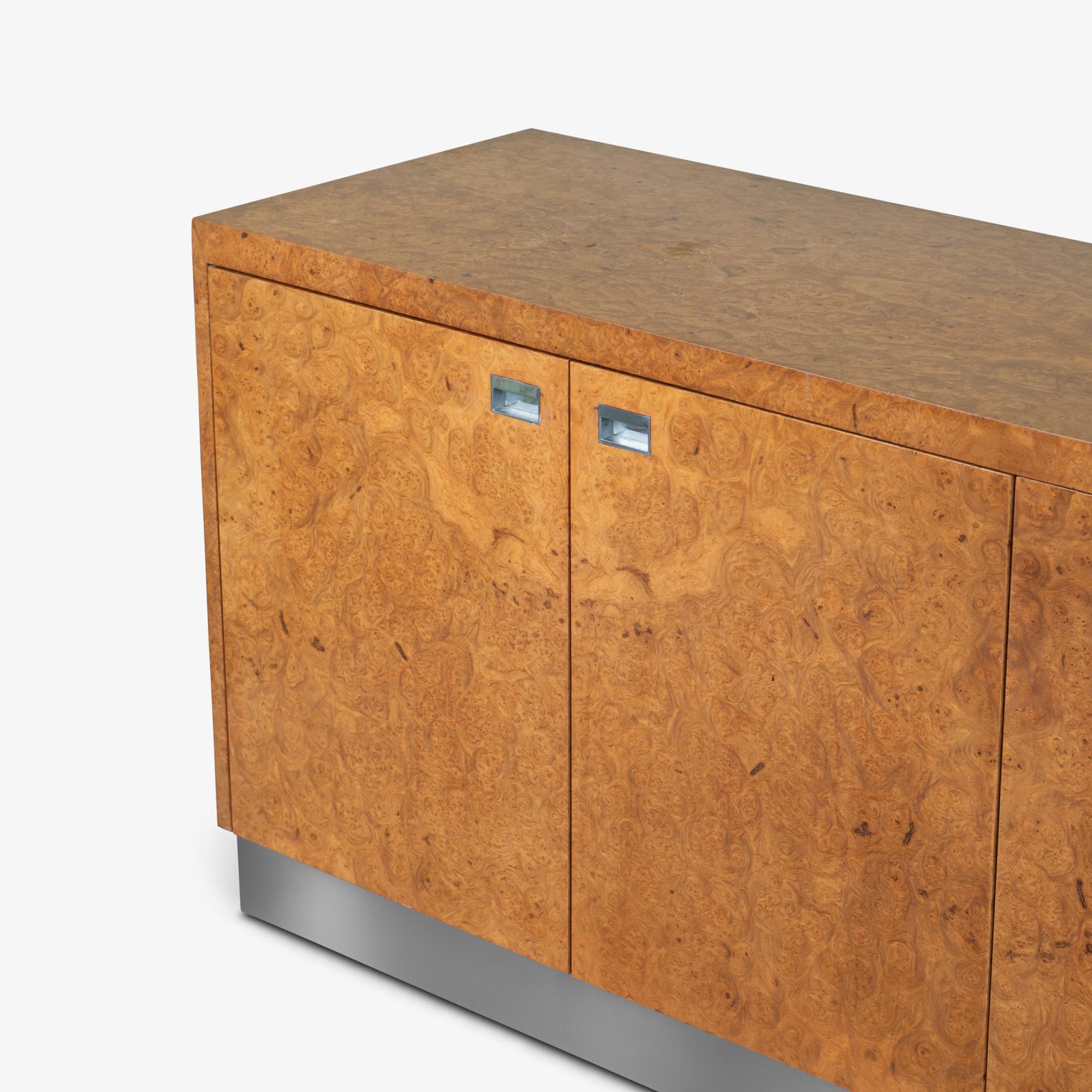 Credenza Eppinger lunga 12' in legno di radica e cromo in vendita 2
