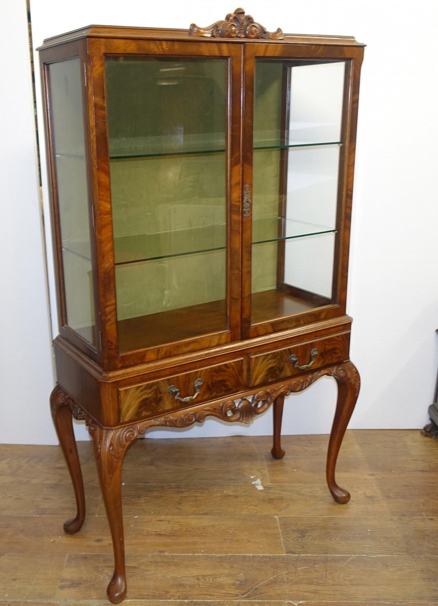 Epstein Display Cabinet Mahogany Bookcase 1930 In Good Condition For Sale In Potters Bar, GB