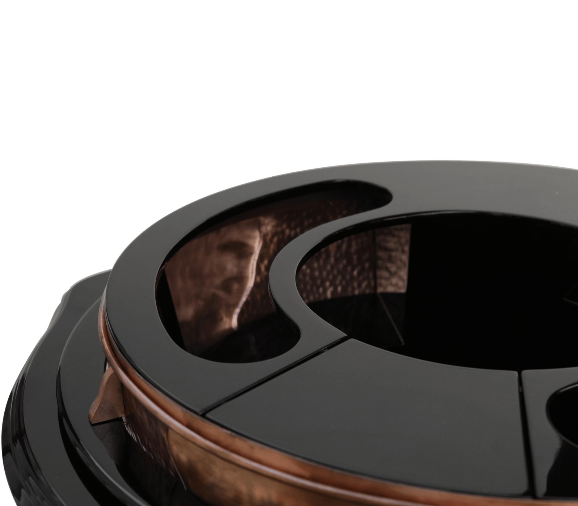 Equator Bar - Hand-Crafted Polished Hammered Copper & Mahogany - Boca do Lobo In New Condition For Sale In Rio Tinto, PT