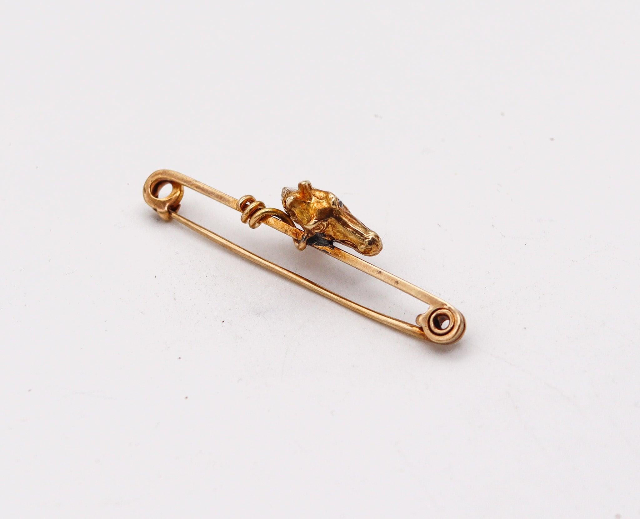 EQUESTRIAN 1940 Horse Tie Bar Pin In 18Kt Yellow Gold With One Diamond In Excellent Condition In Miami, FL