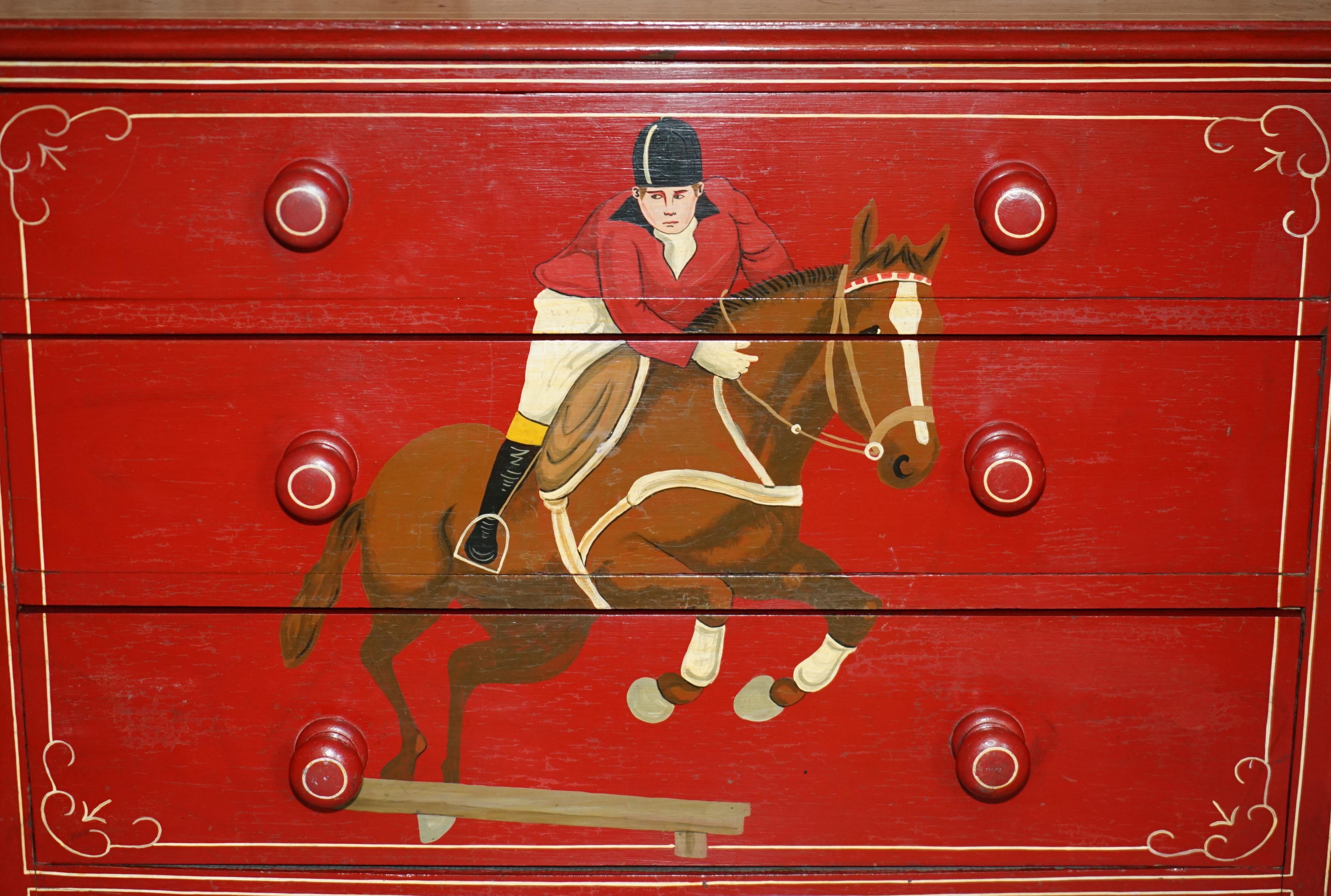 EQUESTRIAN ANTIQUE VICTORIAN PINE HAND PAINTED HORSE & JOCKEY CHEST OF DRAWERs In Fair Condition For Sale In West Sussex, Pulborough