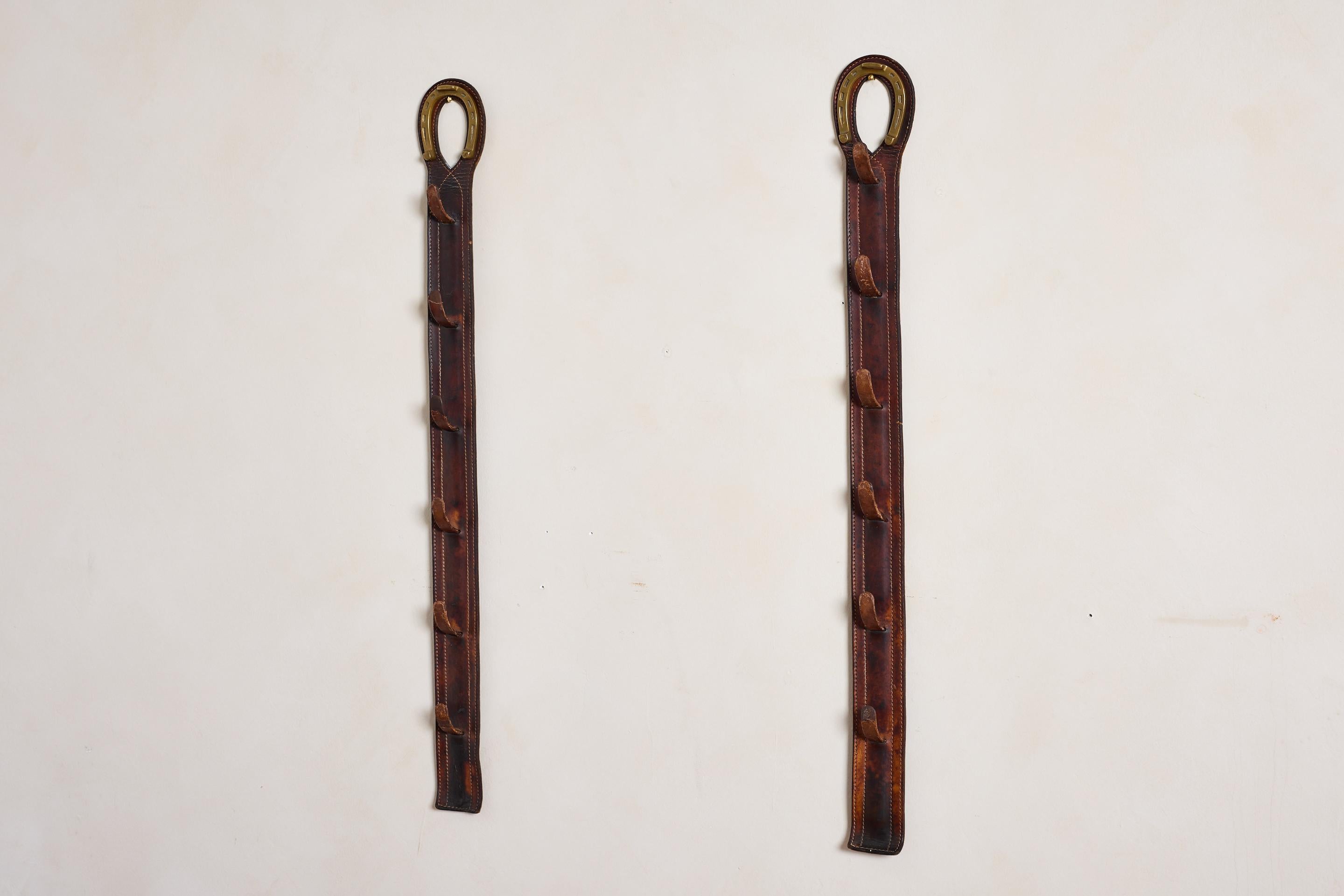 Ganchos para abrigos ecuestres de Jacques Adnet Francés en venta