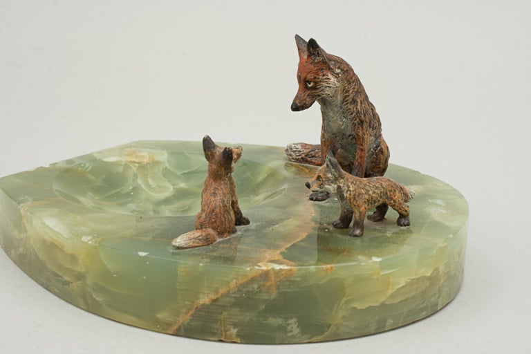 Equestrian Desk Piece, Vienna Bronze Foxes, Cold Painted, Horseshoe In Good Condition For Sale In Oxfordshire, GB