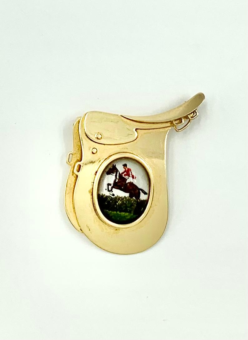 Equestrian Essex Crystal Reverse Intaglio Antique 14K Gold Brooch Pendant For Sale 4