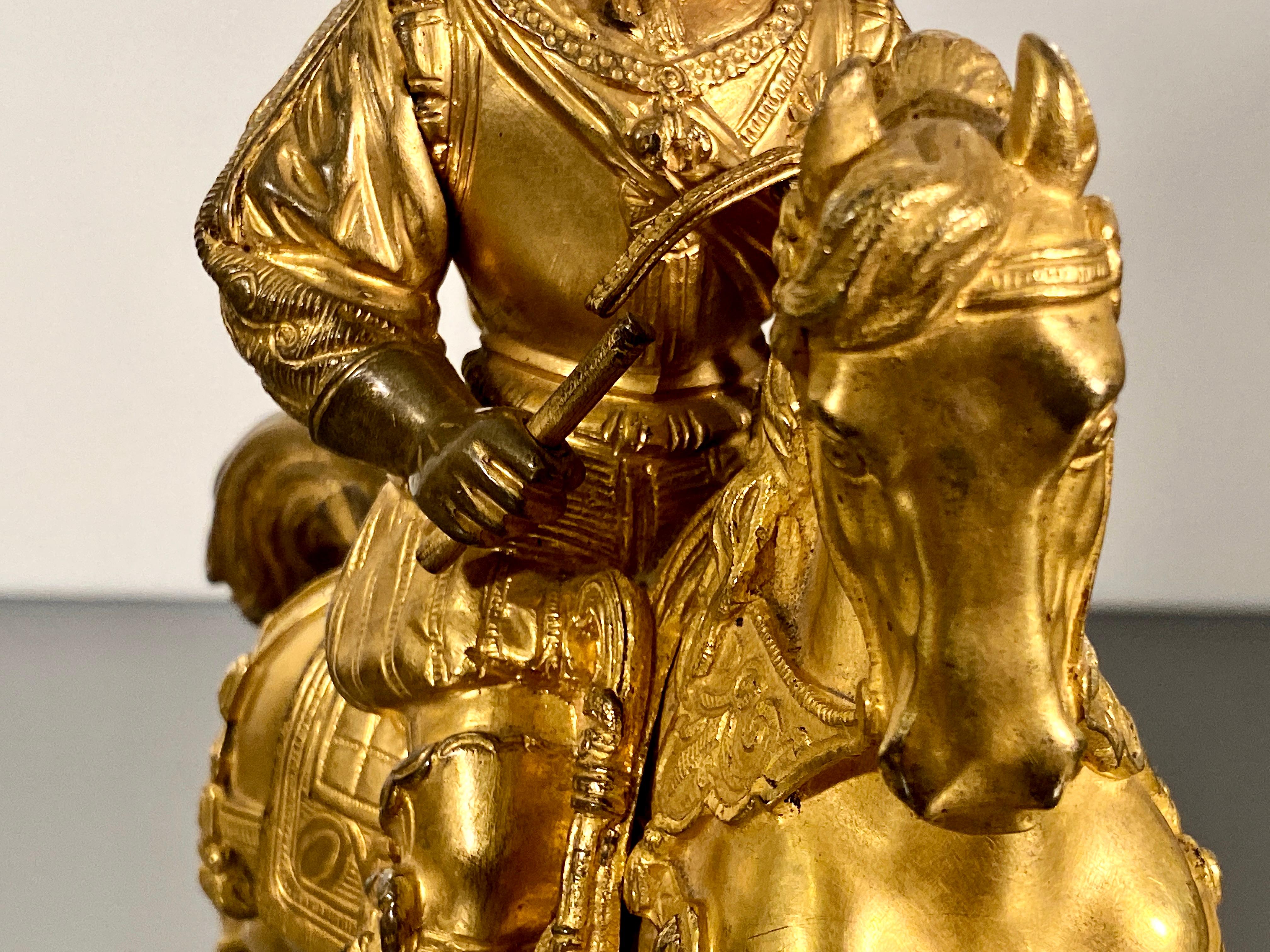 Dorato Statuetta equestre in bronzo dorato e ormolu di Charles A.L.A. a cavallo del XIX C. in vendita