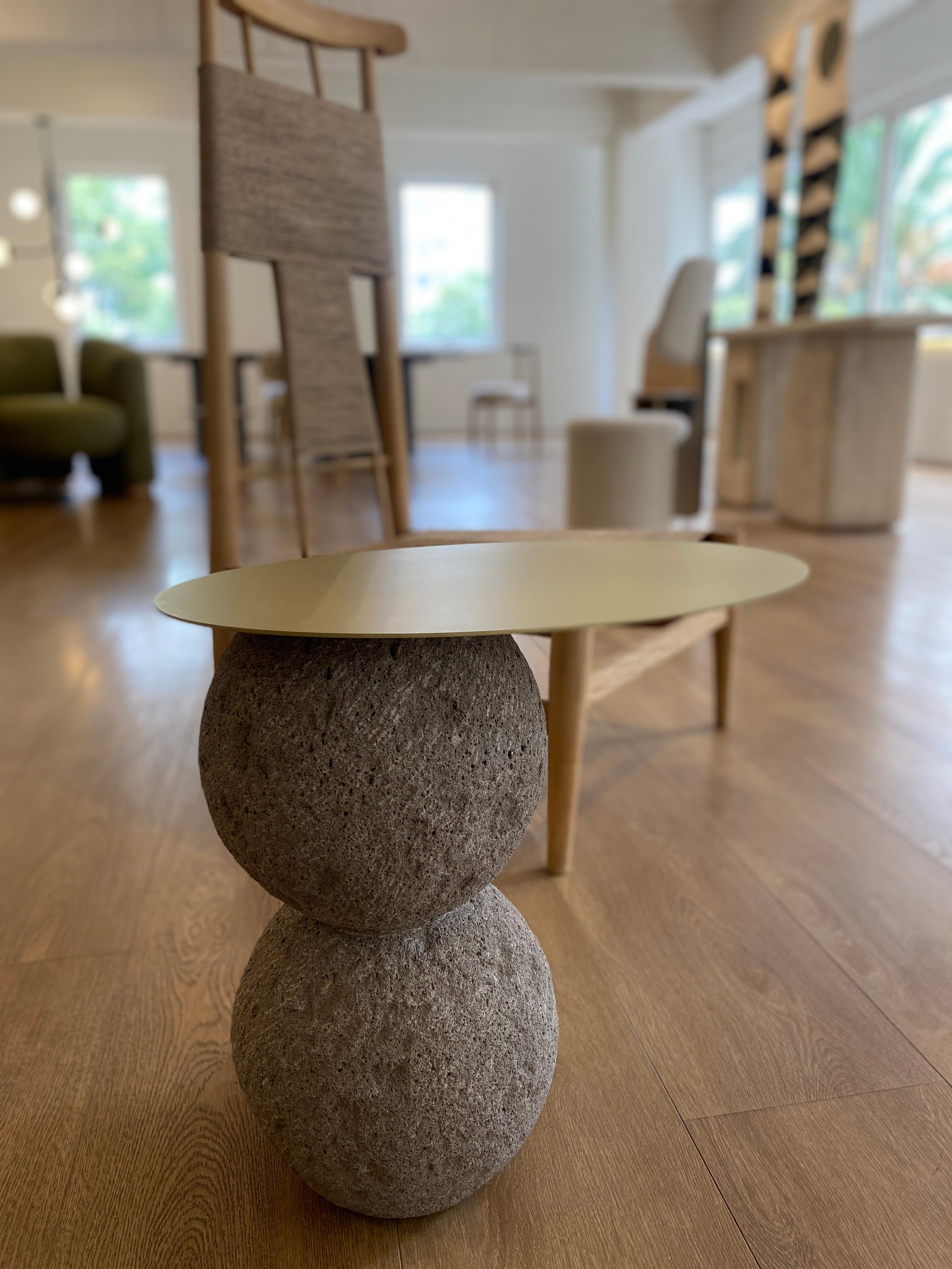 Equilibrio Dos Side Table In New Condition In Ciudad de México, MX