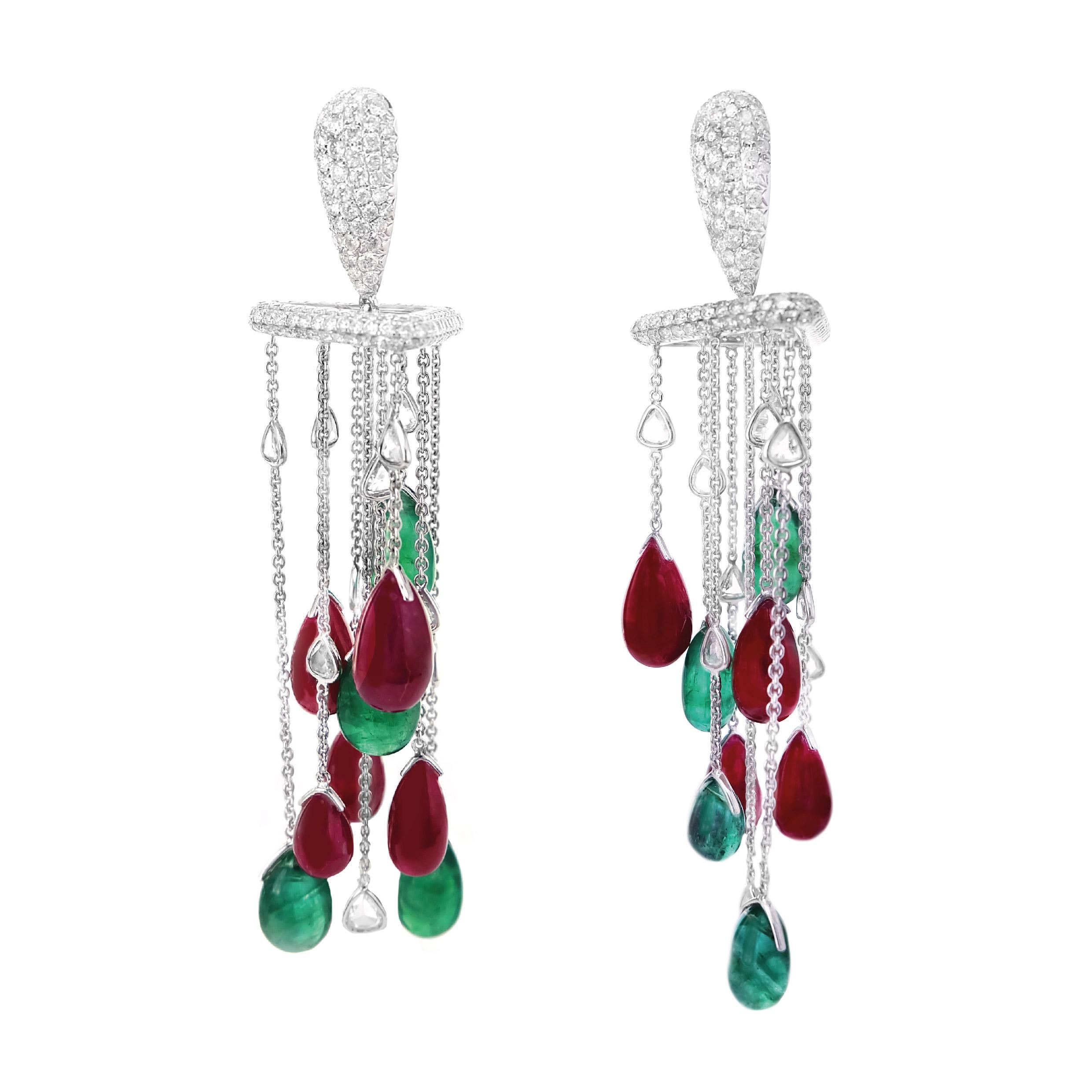 Blurring the lines between Physics and fine jewelry making, the earring is a a perfect example of complicated engineering and luxury blending together. A total of 23.18 carats of Emerald, 35.47 carats of Ruby and 6 carats of white brilliant diamond
