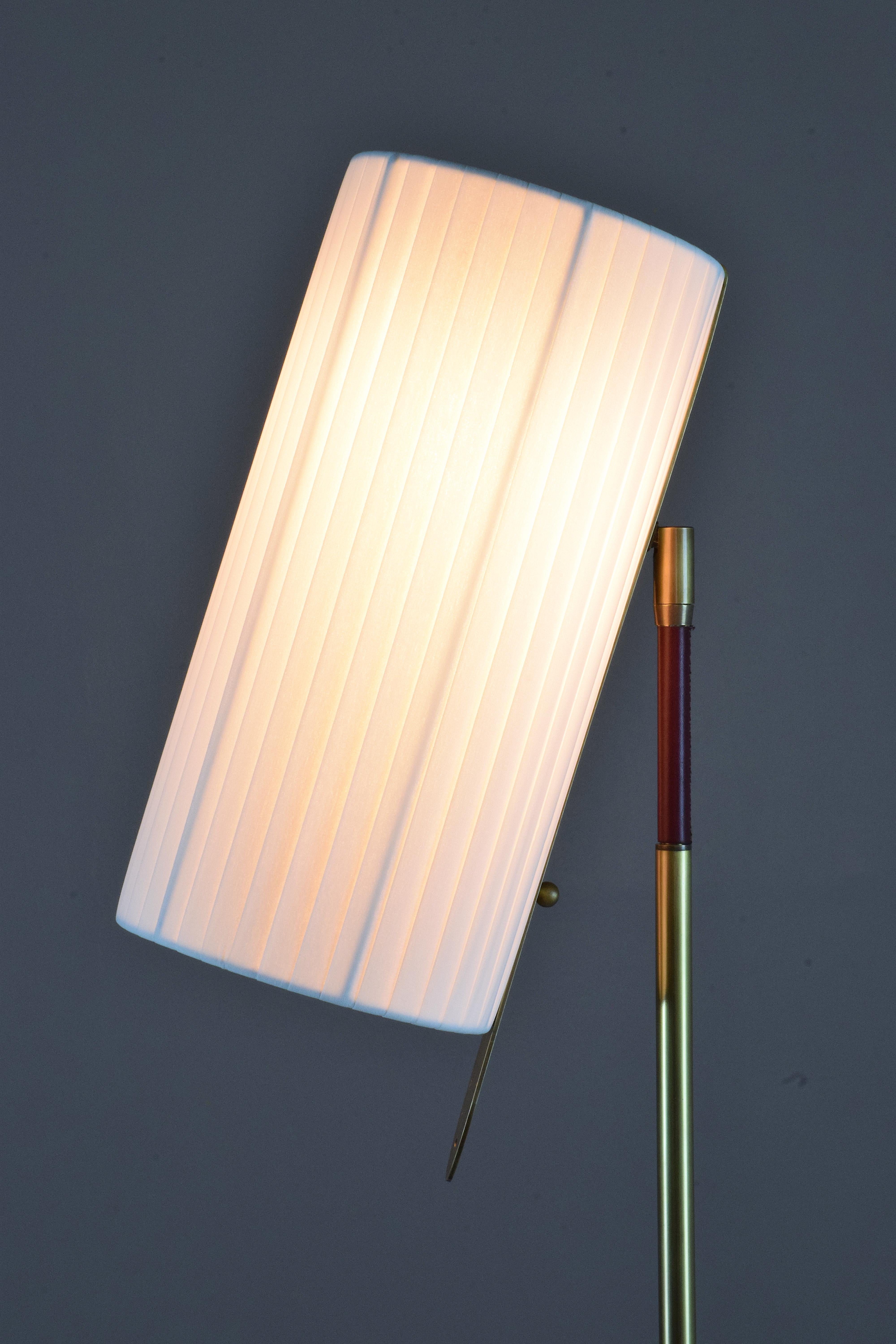 Lampadaire articulé à deux lumières F2 en laiton, Collection Flow en vente 4