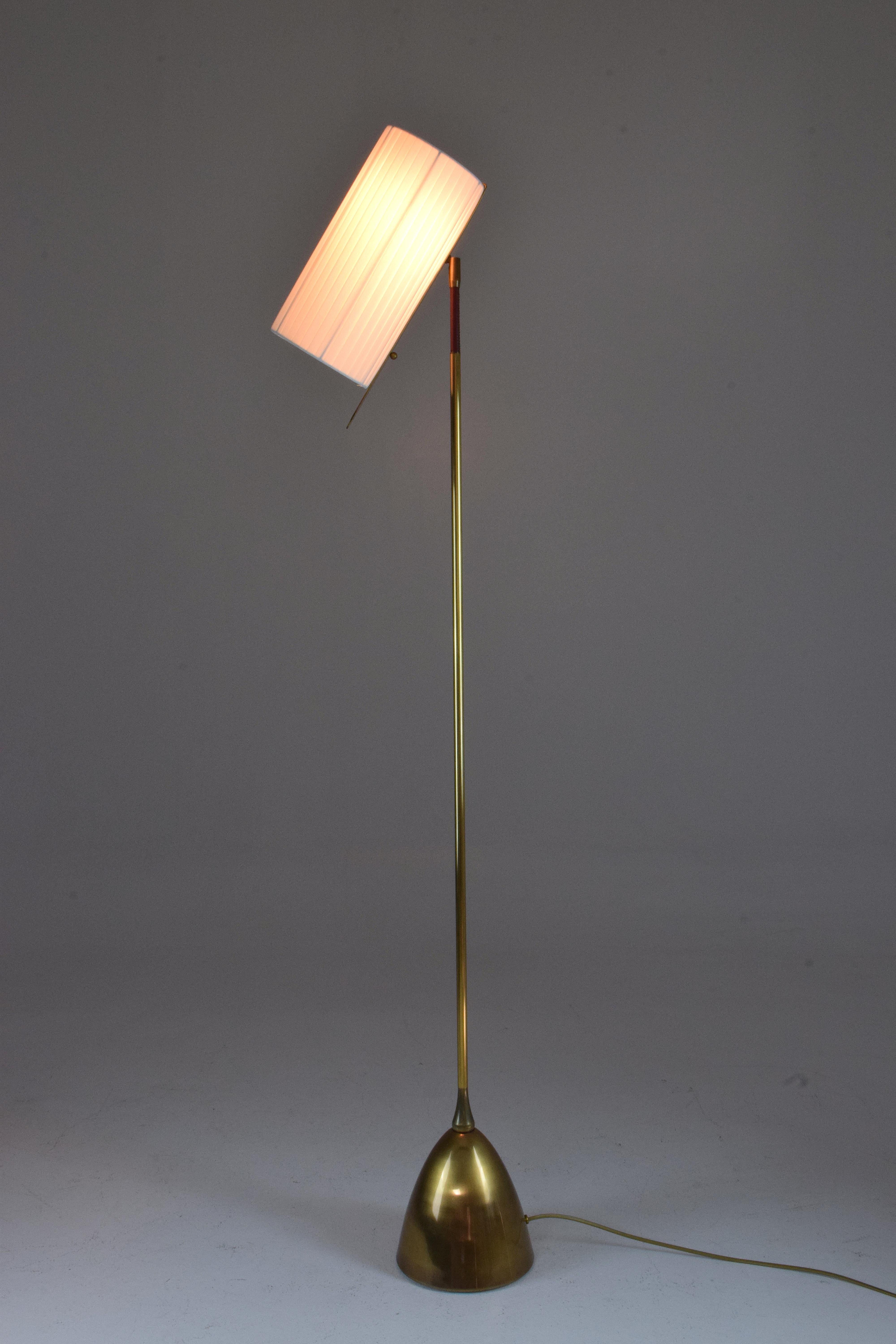 Portuguese De-Light F2 Articulating Brass Floor Lamp, Flow Collection For Sale