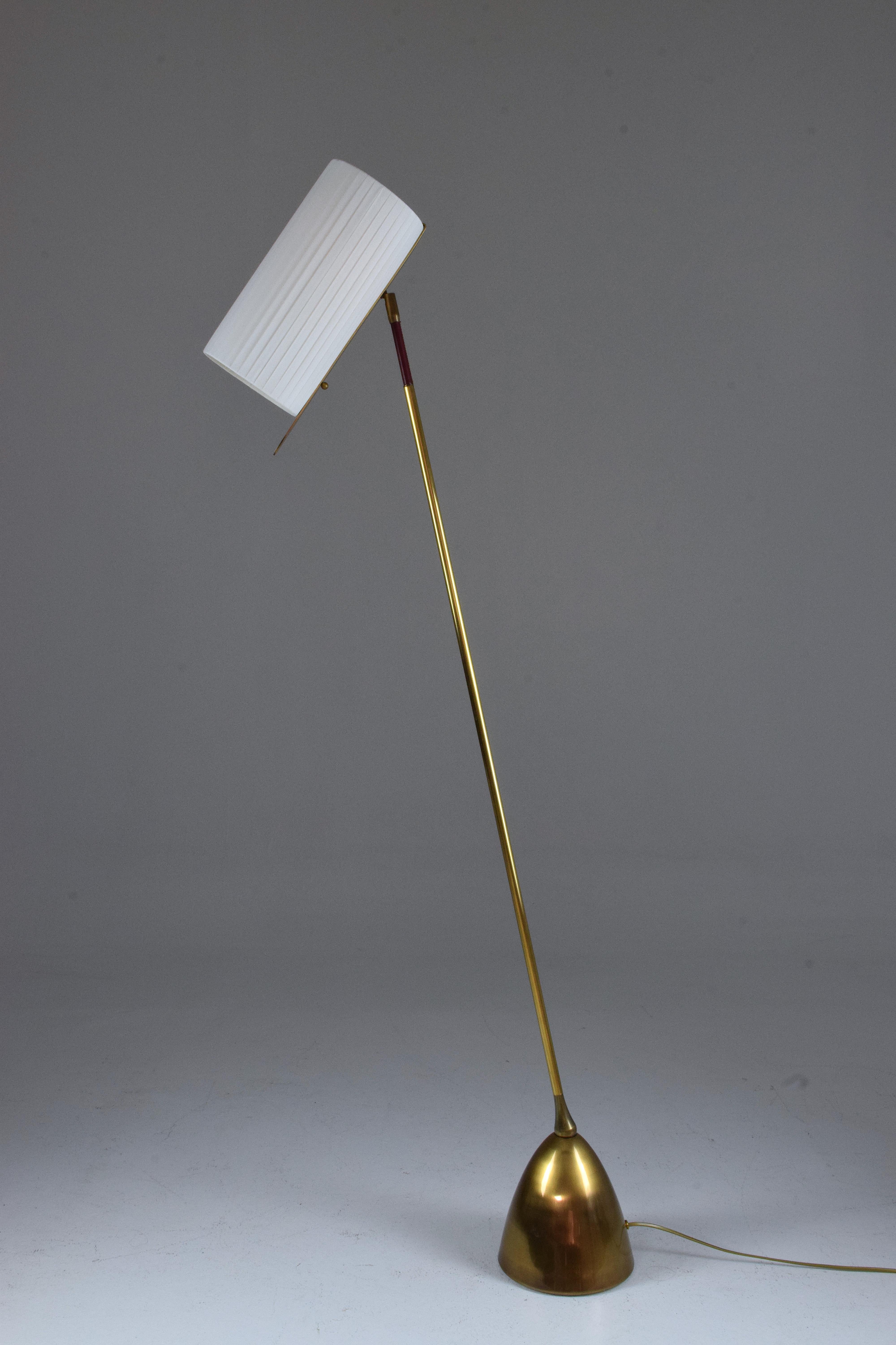 De-Light F2  Articulating Brass Wicker Floor Lamp, Flow Collection For Sale 6
