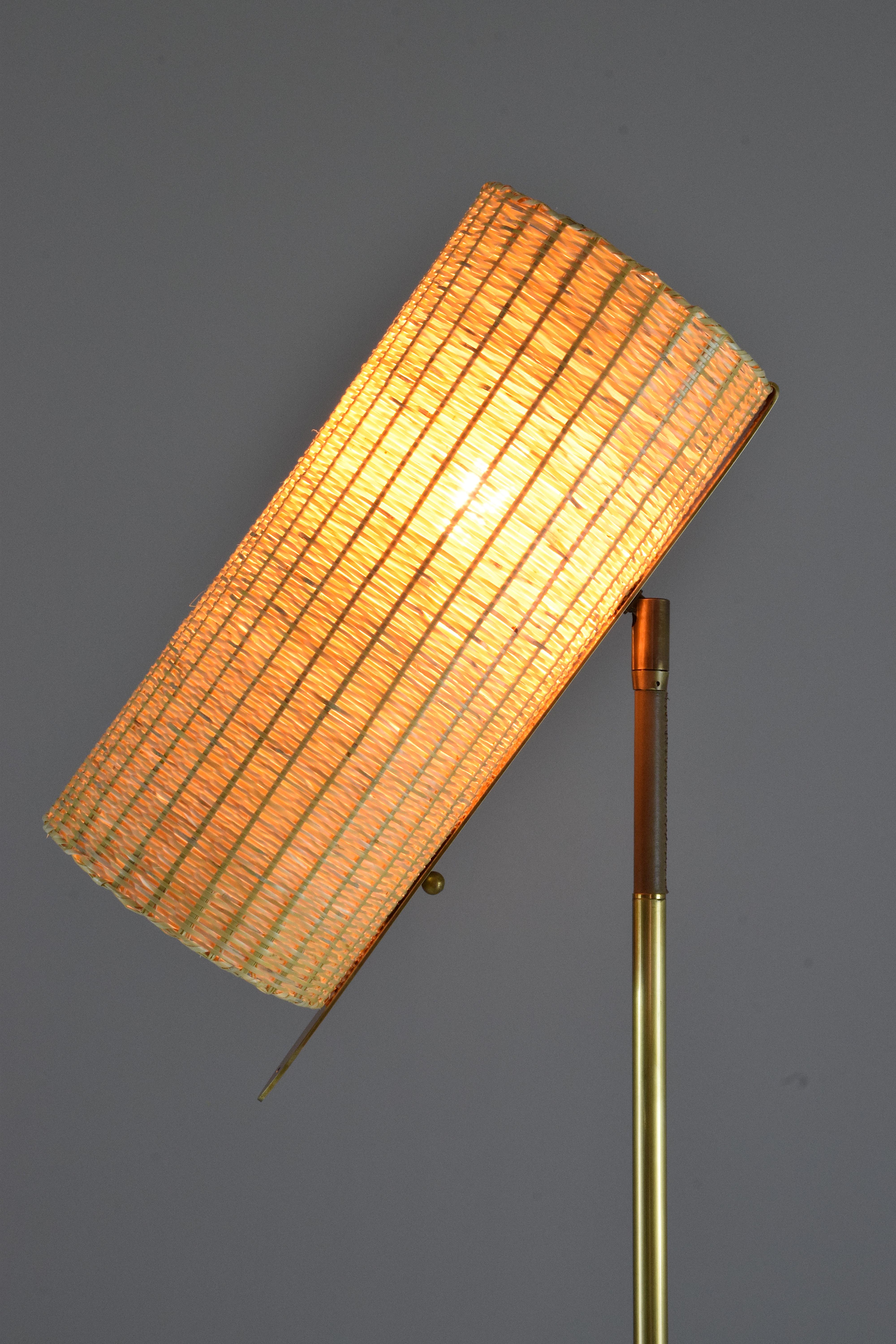 De-Light F2  Articulating Brass Wicker Floor Lamp, Flow Collection For Sale 4