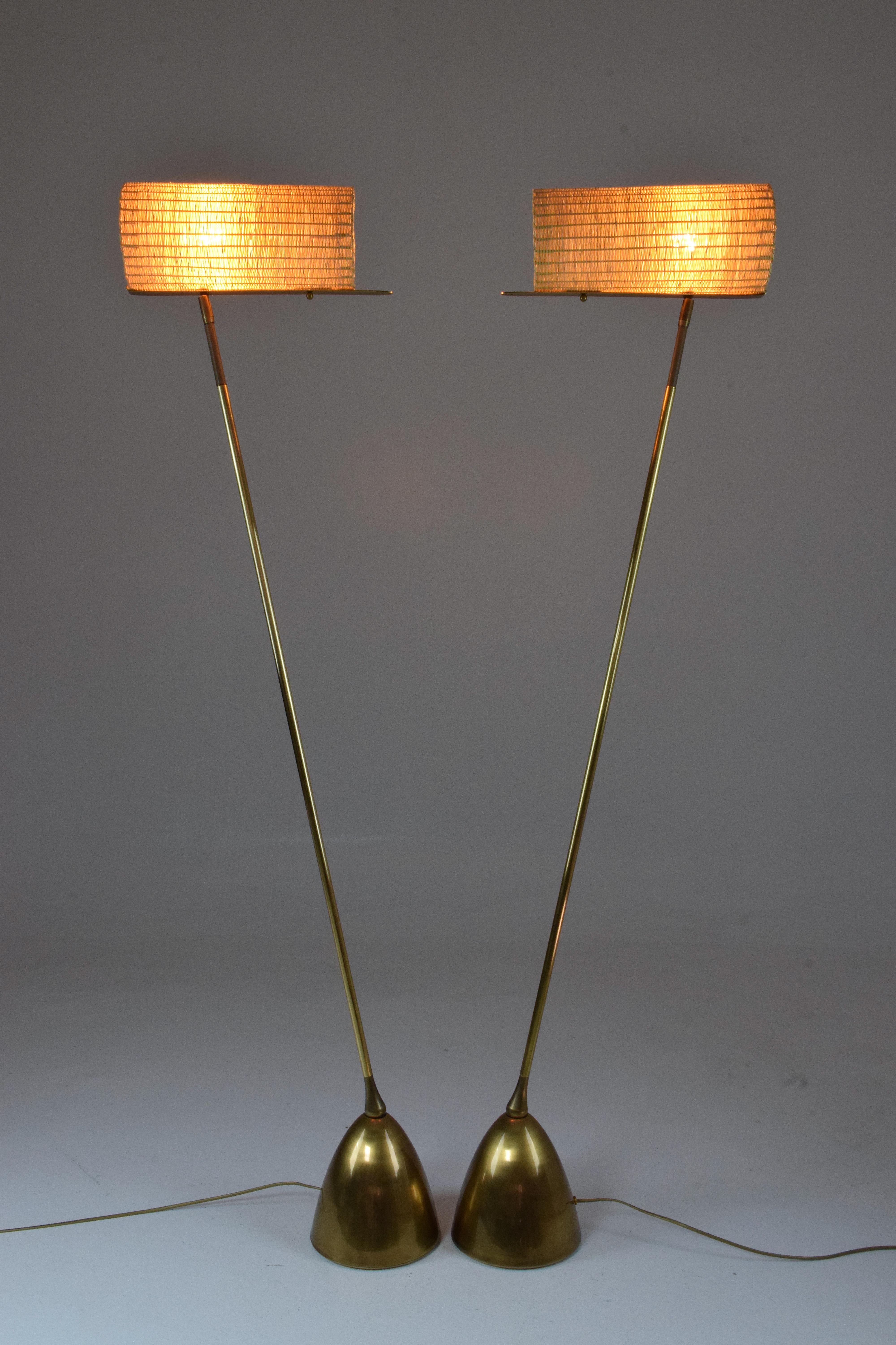 De-Light F2  Stehlampe aus Korbweide mit Gelenk aus Messing, Flow-Kollektion im Zustand „Neu“ im Angebot in Paris, FR