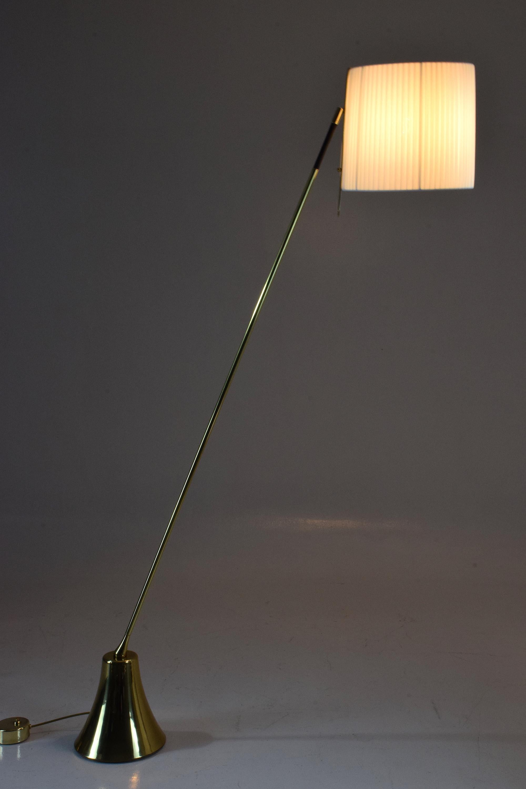 Equilibrium-VII Tall Brass Articulating Floor Lamp, Flow Collection 3