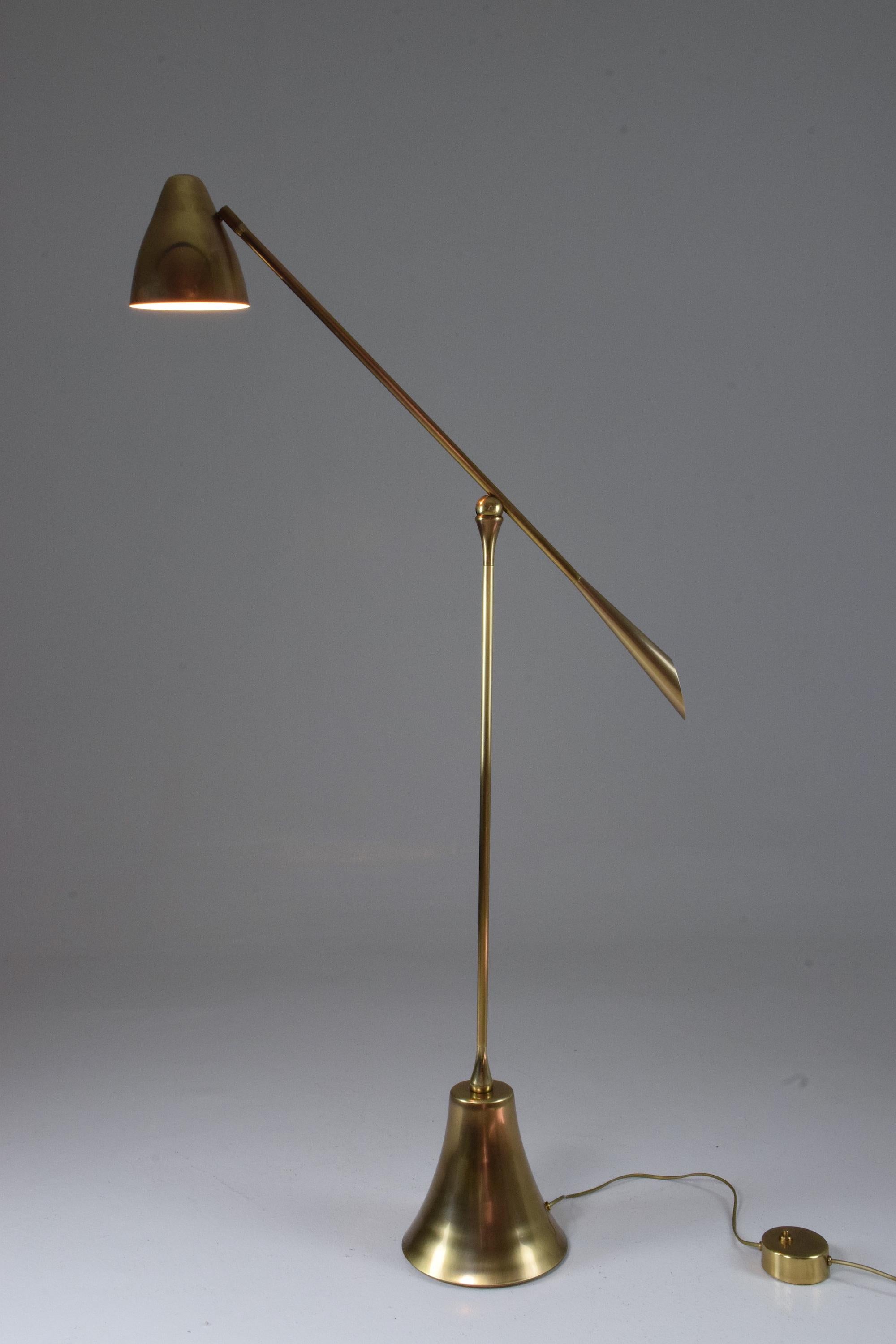 articulating floor lamp