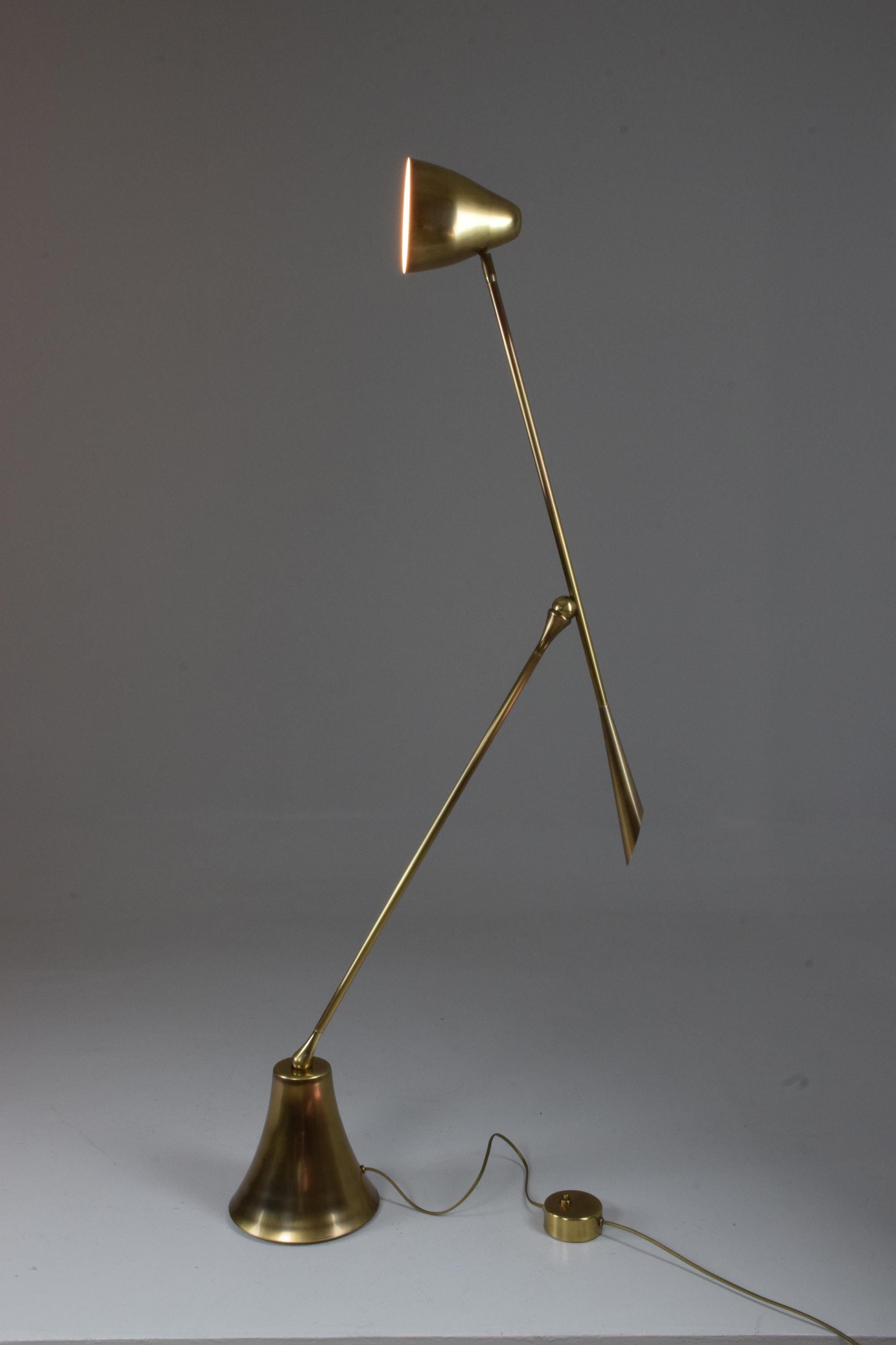 De.Light f3 Contemporary Articulating Brass Floor Lamp For Sale 2