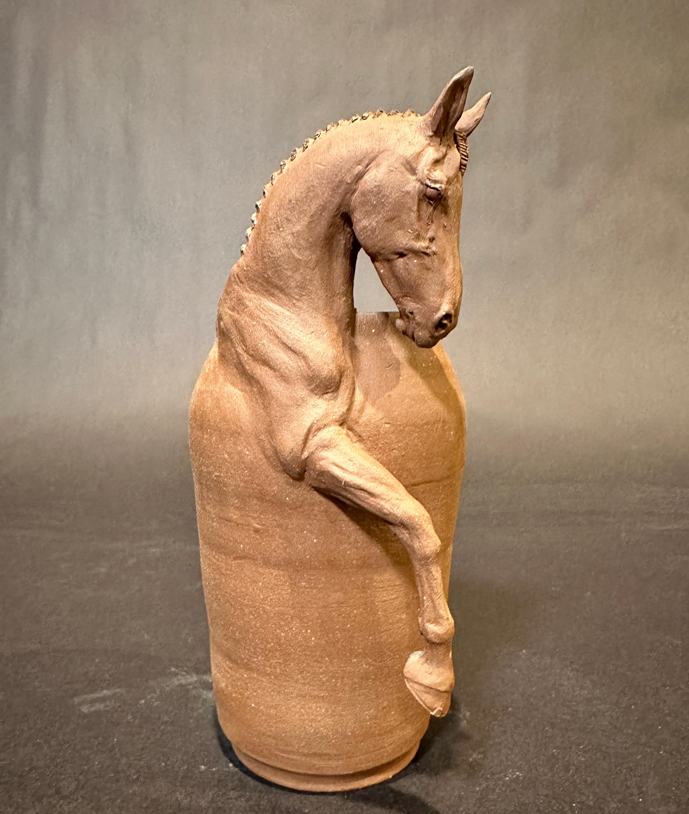 Vase figuratif Equine de Beverly Zimmer Bon état - En vente à Norwood, NJ