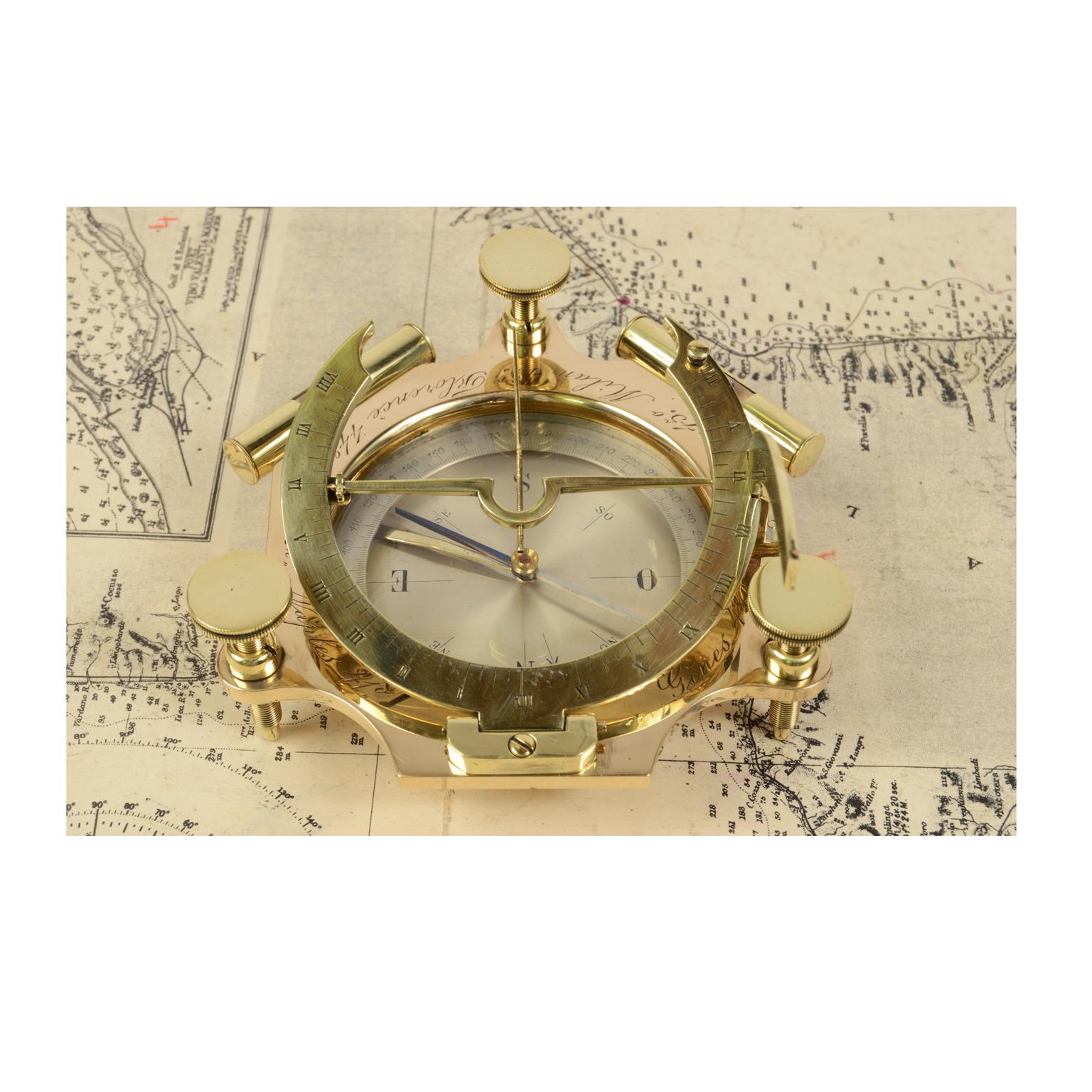 Rare tiltable and lockable equinoctial sundial of engraved brass and glass, complete with case lined with blue velvet. England first half of the 19th century. Excellent condition, fully functional. Box size cm 14.5x13.5x5. 
It is an ancient time