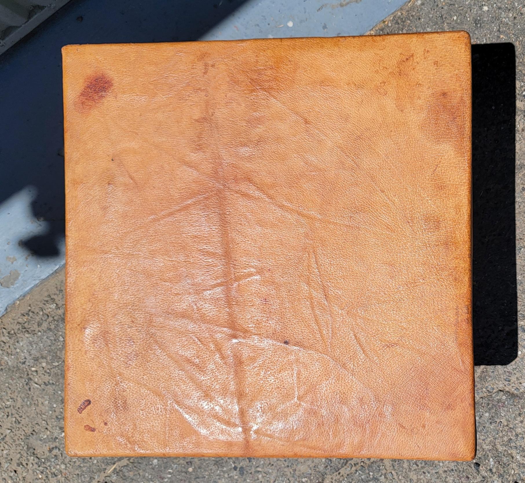 equipale table