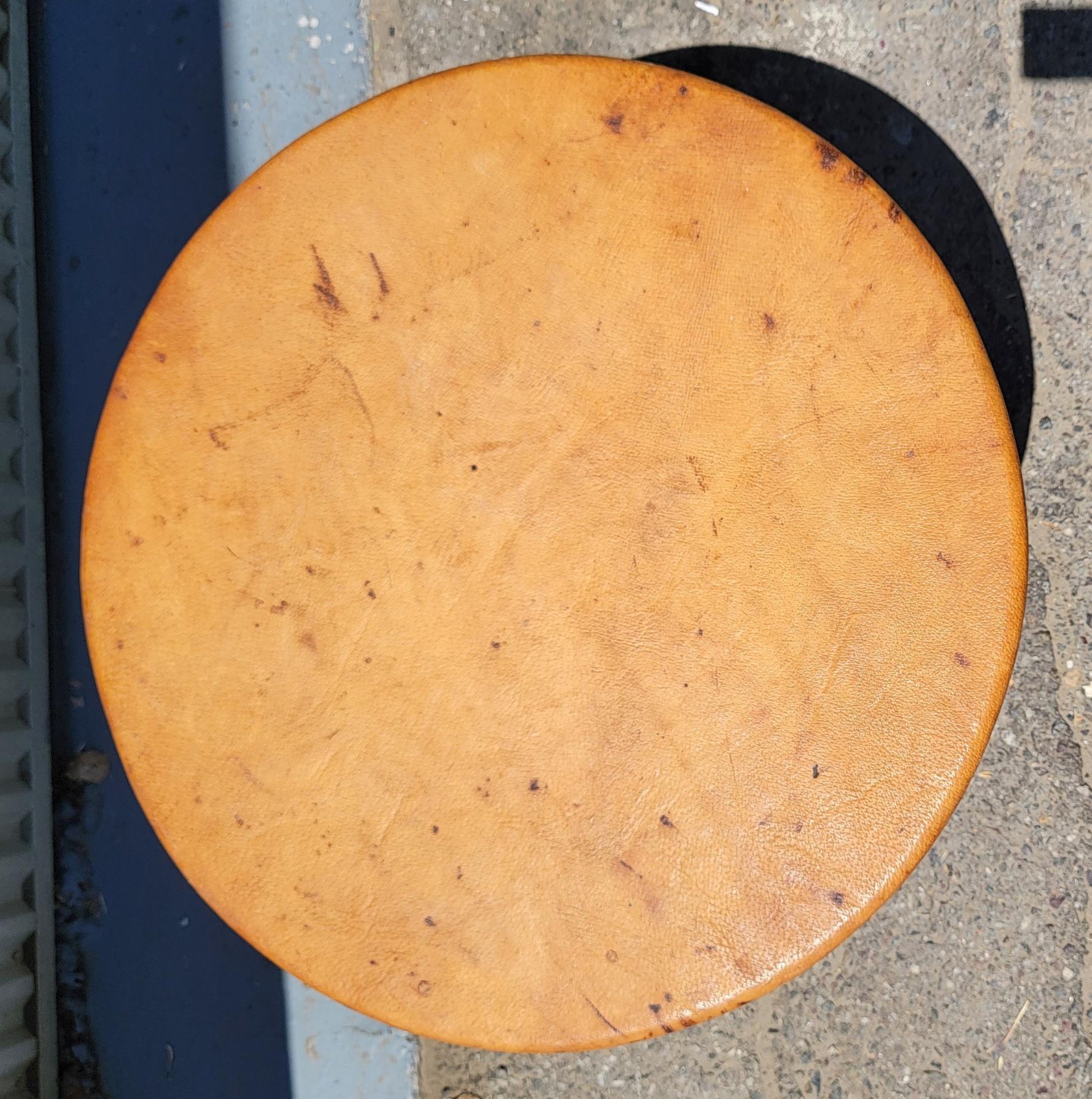 Américain Table basse ronde Equipale en vente
