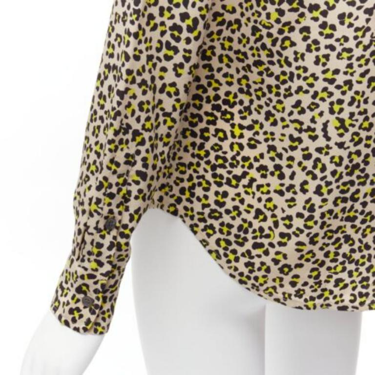 EQUIPMENT 100% silk brown black leopard print long sleeve shirt XS
Reference: SNKO/A00384
Brand: Equipment
Material: Silk
Color: Brown, Black
Pattern: Leopard
Closure: Button
Extra Details: One pocket at front.
Made in: China

CONDITION:
Condition: