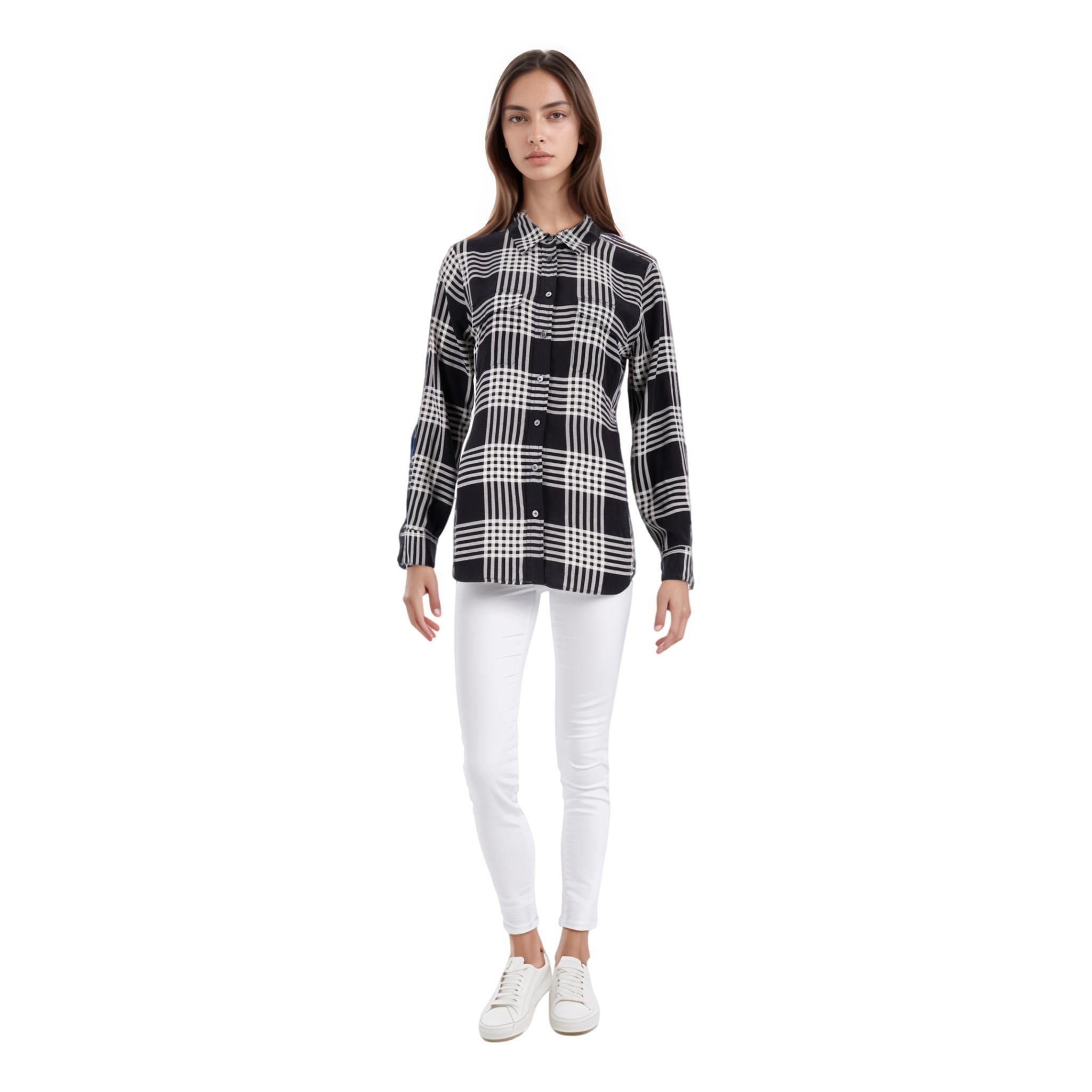 Equipment Checked Silk Shirt

Black and white silk shirt designed with check pattern throughout.

Regular fit with a classic collar and centre button fastening.

Rrp Approx. £210

Size – M

Condition – Very Good

Composition – 100% Silk