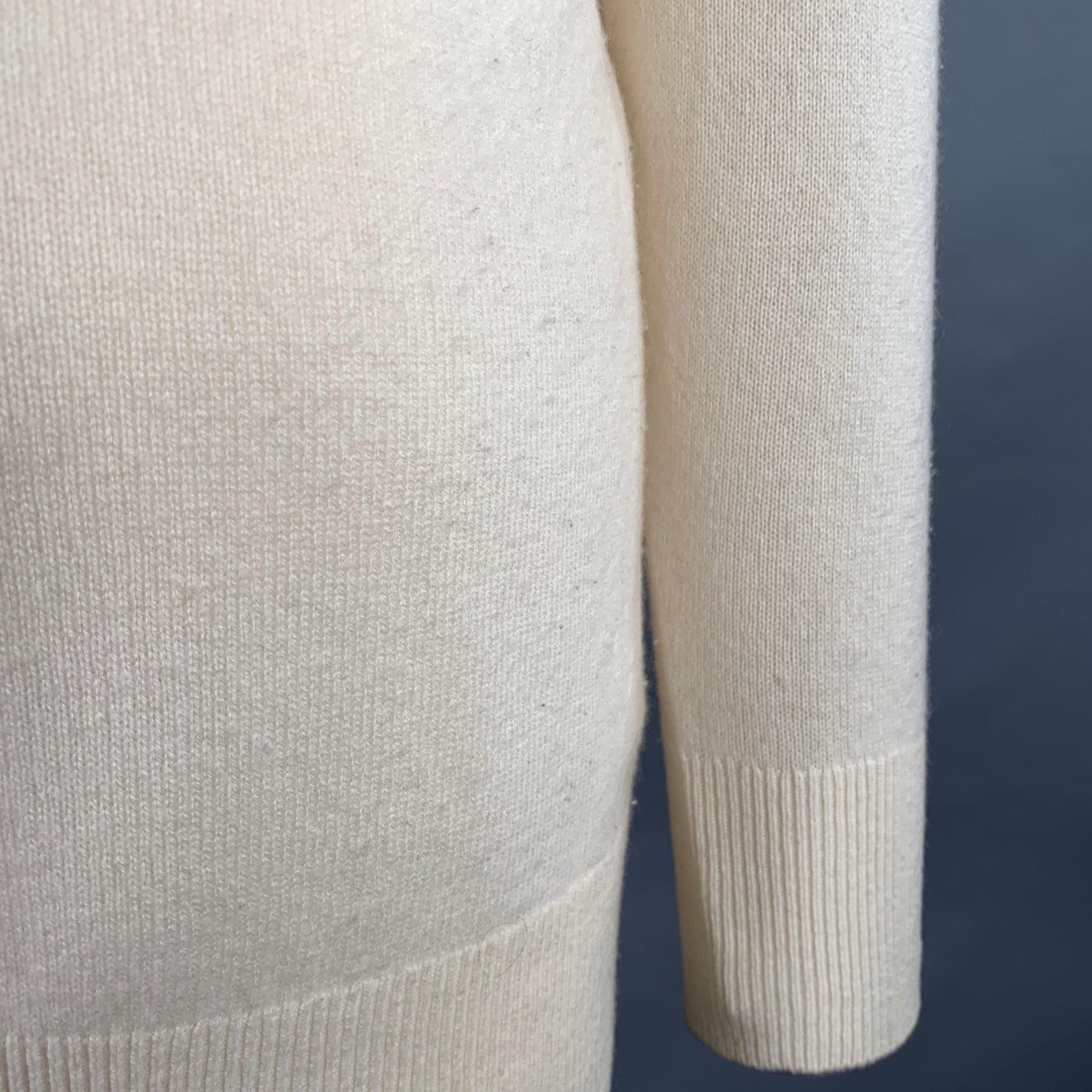 EQUIPMENT Size S Cream Cashmere Knit Oversized V-Neck Pullover In Good Condition For Sale In San Francisco, CA