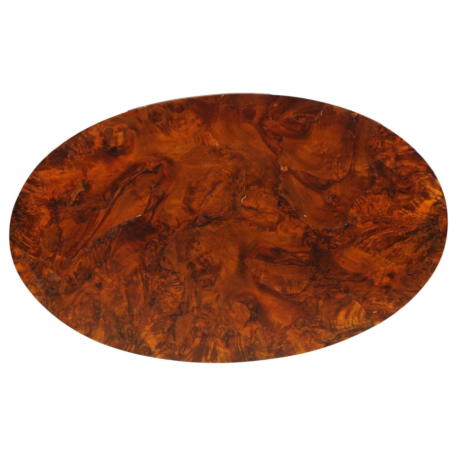 Italian era Art Deco classic oval coffee centre table, in walnut, burl walnut the top, restored and wax-polished. Good patina
Measures cm: H 54 x W 90 x D 56.